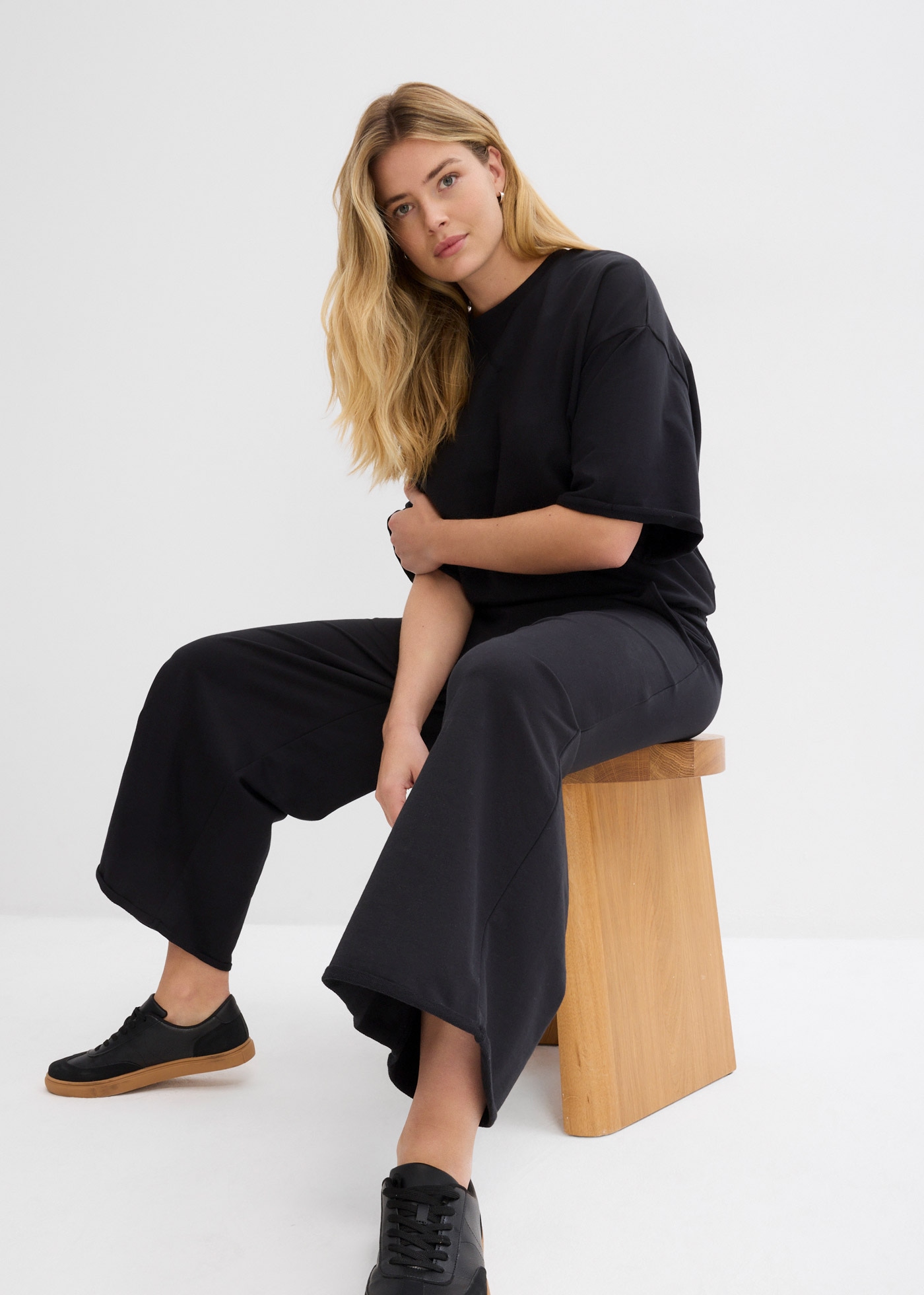 bonprix Sweathose  aus Baumwolle, lockere Passform, weites Bein, bequemer Bund