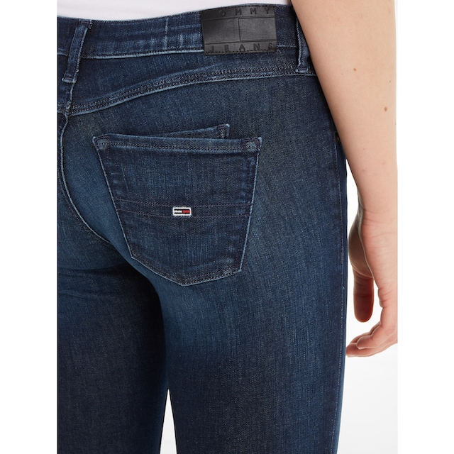 Tommy Jeans Bequeme Jeans »Scarlett«, mit Ledermarkenlabel online bei