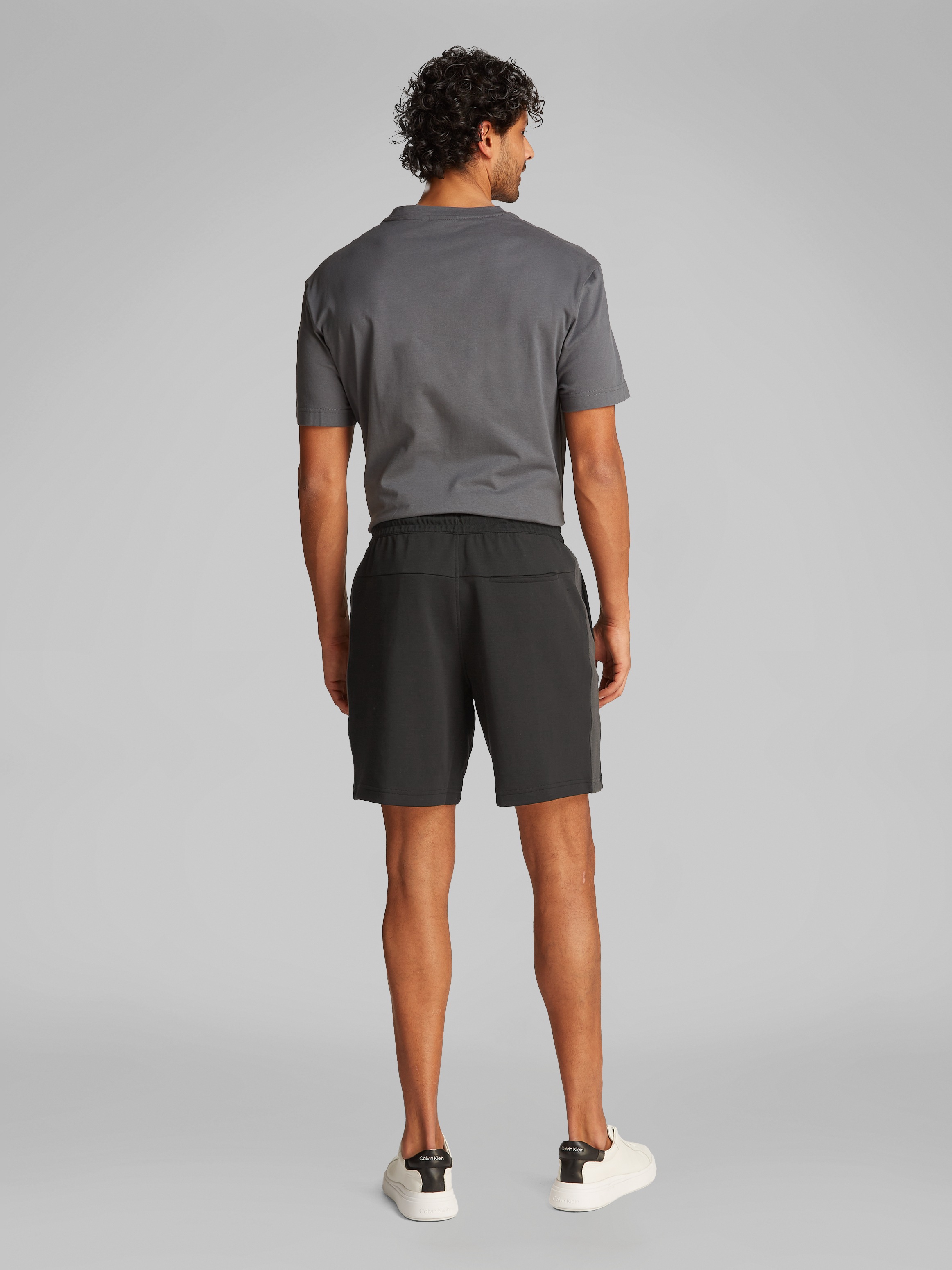 Calvin Klein Jeans Shorts »LOGO TAPE SHORT«, mit Logobändern