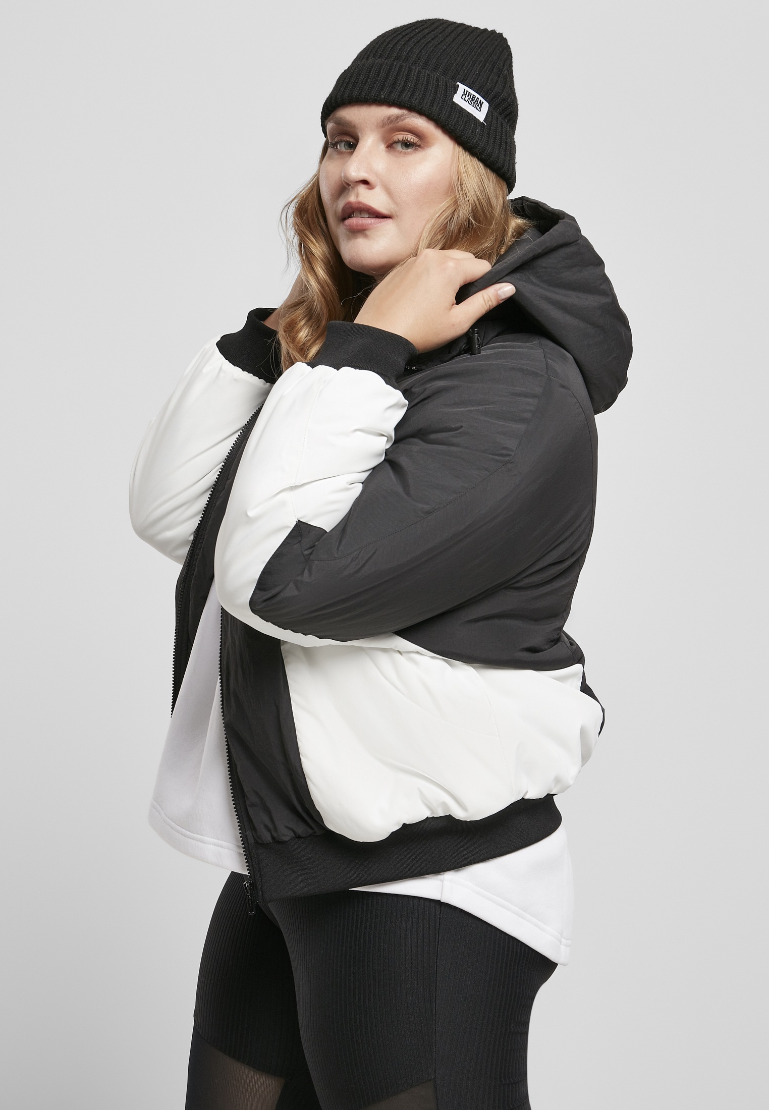 URBAN CLASSICS Allwetterjacke »Urban Classics Frauen Ladies Padded 2-Tone Batwing Jacket« 1 Stk. tlg. mit Kapuze