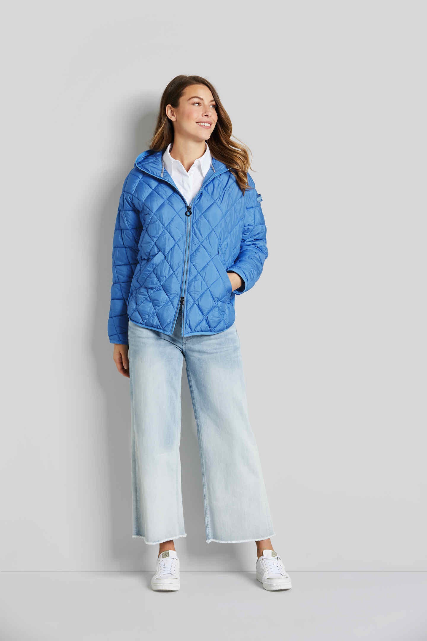 bugatti Steppjacke, mit Kapuze, aus schimmerndem Nylon