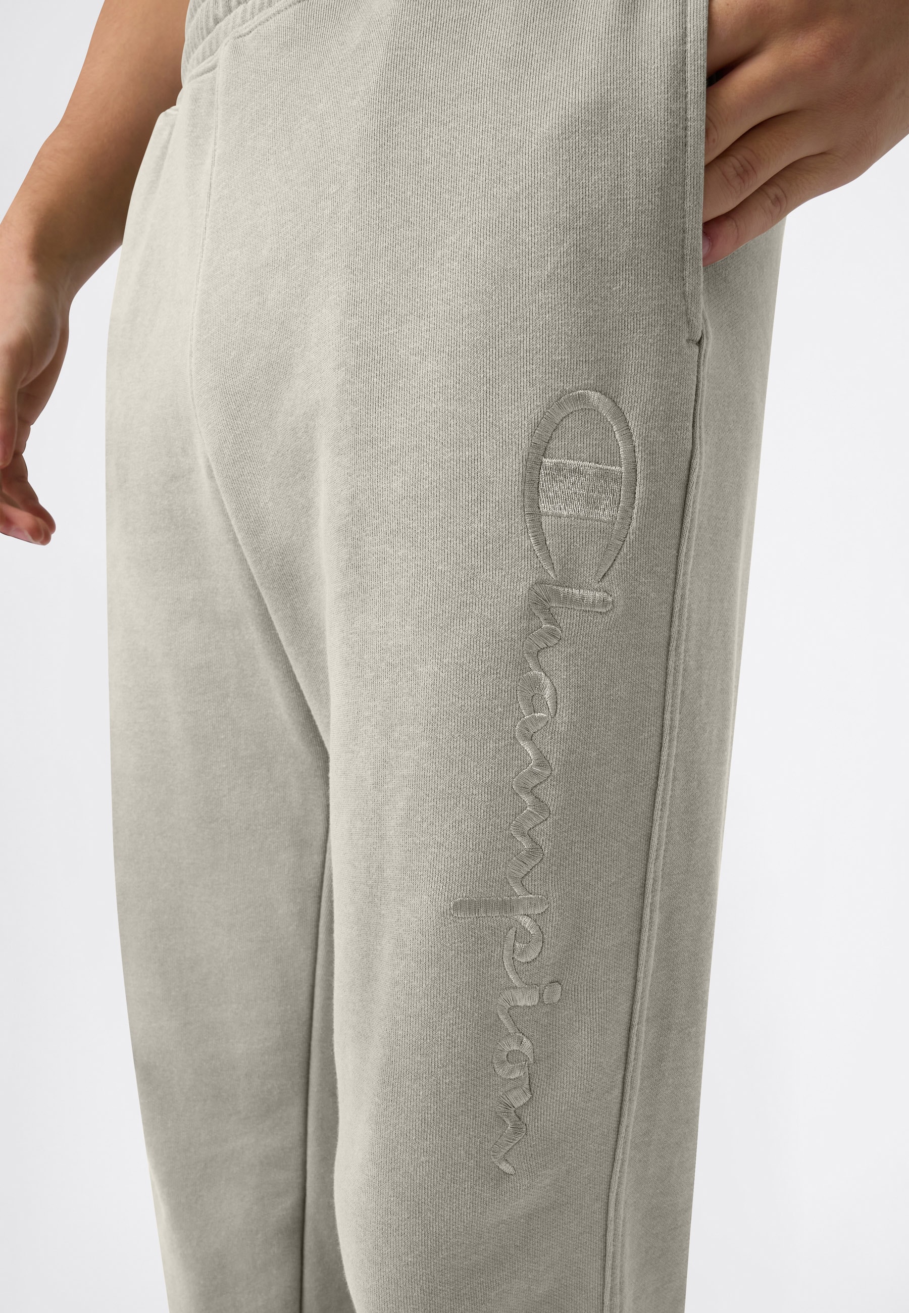 Champion Jogginghose »ICONS Terry Elastic Cuff Pants Large Logo«  mit elastischen Bündchen, für Sportmode