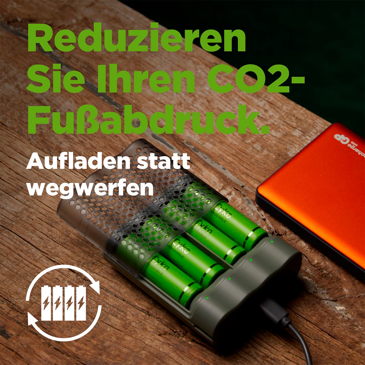 GP Batteries Batterie-Ladegerät »ReCyko Speed M451 4-fach NiMH mit 4 x AAA 950 mAh NiMH-Batterien«