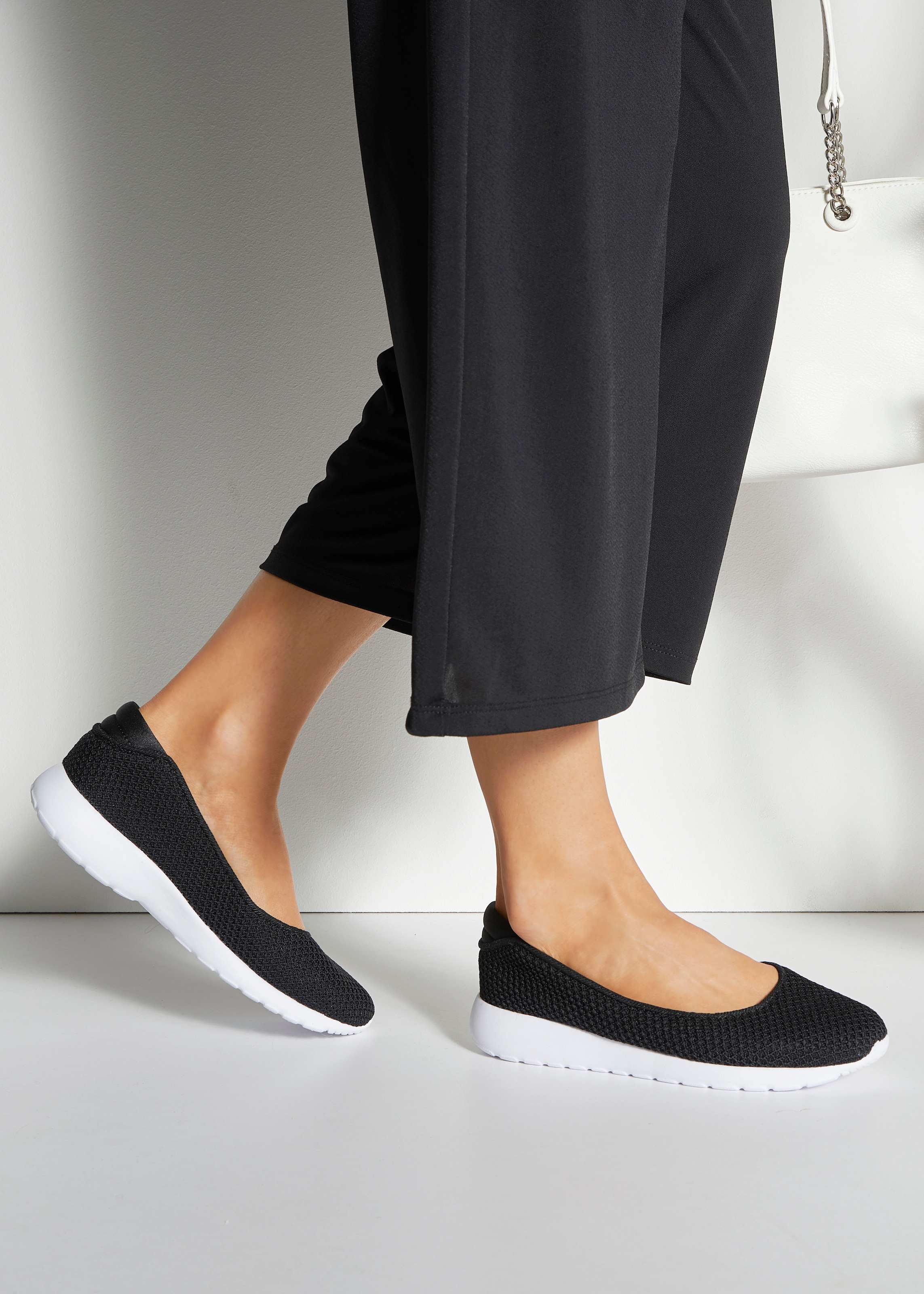LASCANA Ballerina »Freizeitschuh, Slipper, Halbschuh,«, zum Reinschlüpfen, leichte Mesh-Optik VEGAN