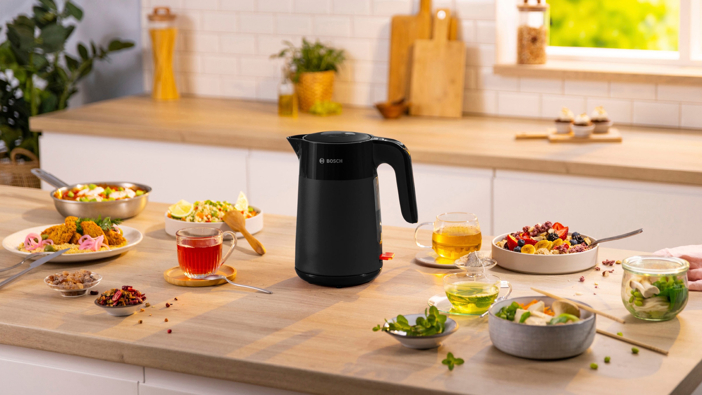 BOSCH Wasserkocher »MyMoment TWK2M163, Abschaltautomatik, Überhitzungschutz, Tassenanzeige«, 1,7 l, 2400 W, Stiftung Warentest Testsieger (2,2) Ausgabe 03/2025, schwarz matt