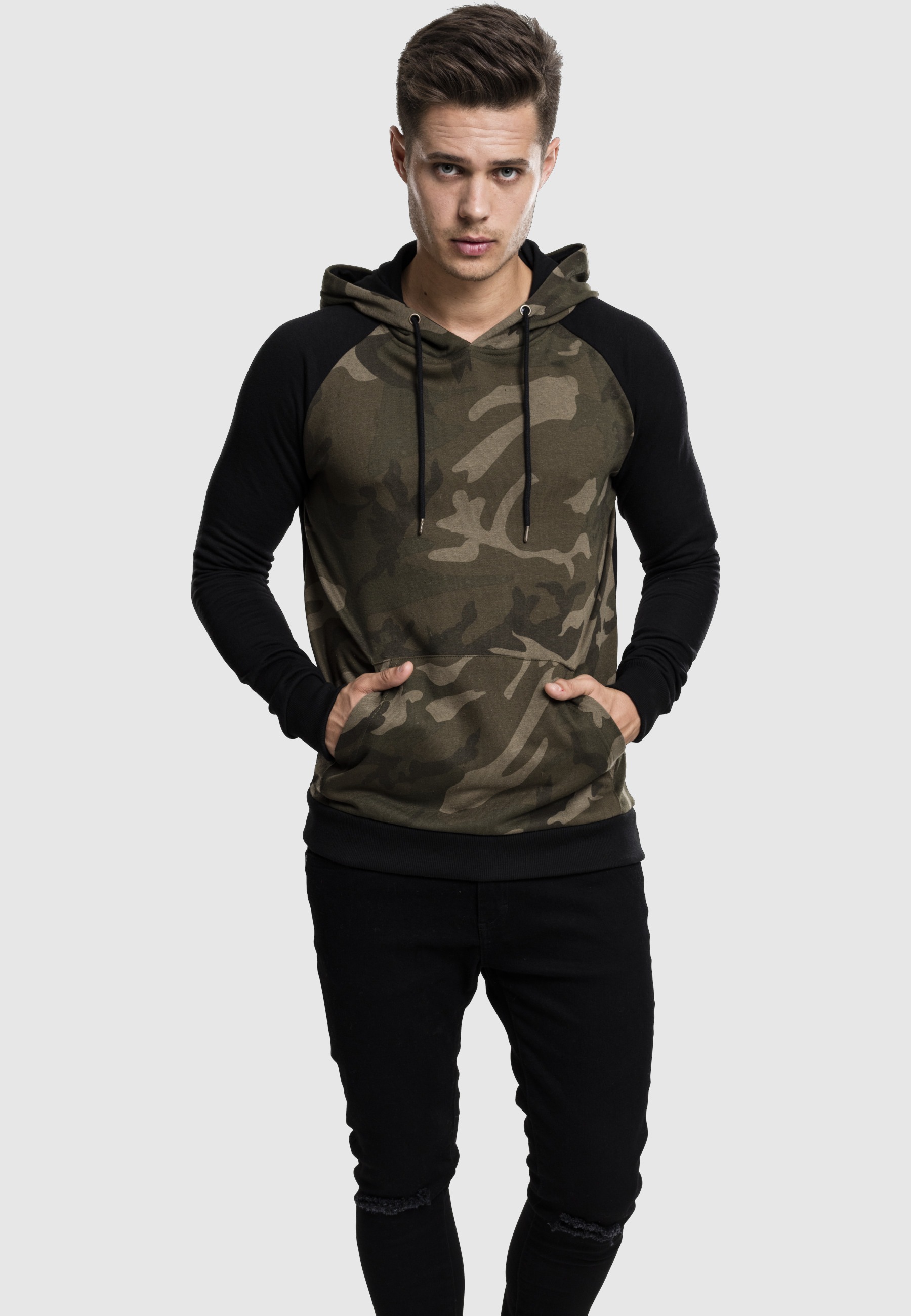 URBAN CLASSICS Rundhalspullover »Urban Classics Herren Camo Contrast Raglan Hoody« 1 Stk.