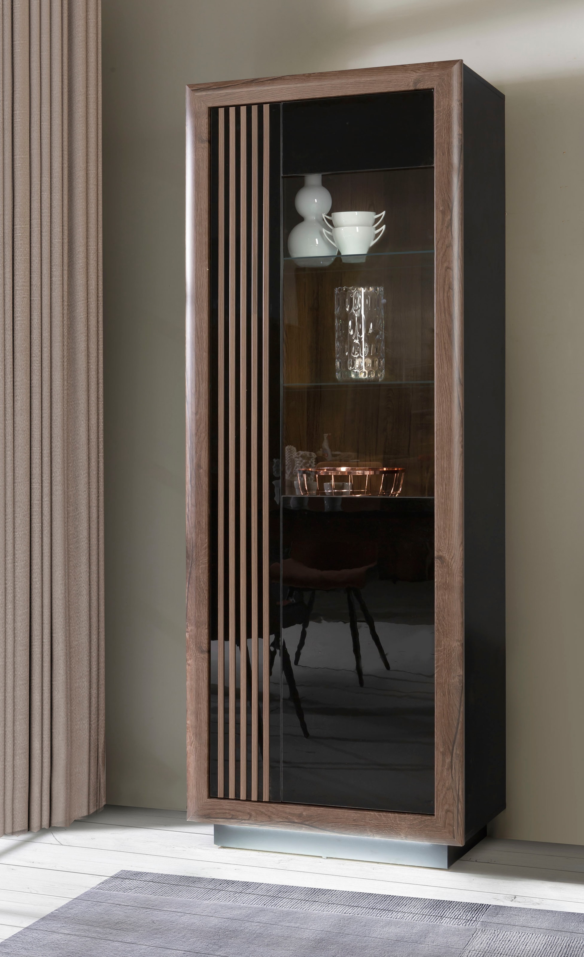 FORTE Vitrine »Savona«, Höhe 197 cm, inkl. Sockelbeleuchtung günstig online kaufen