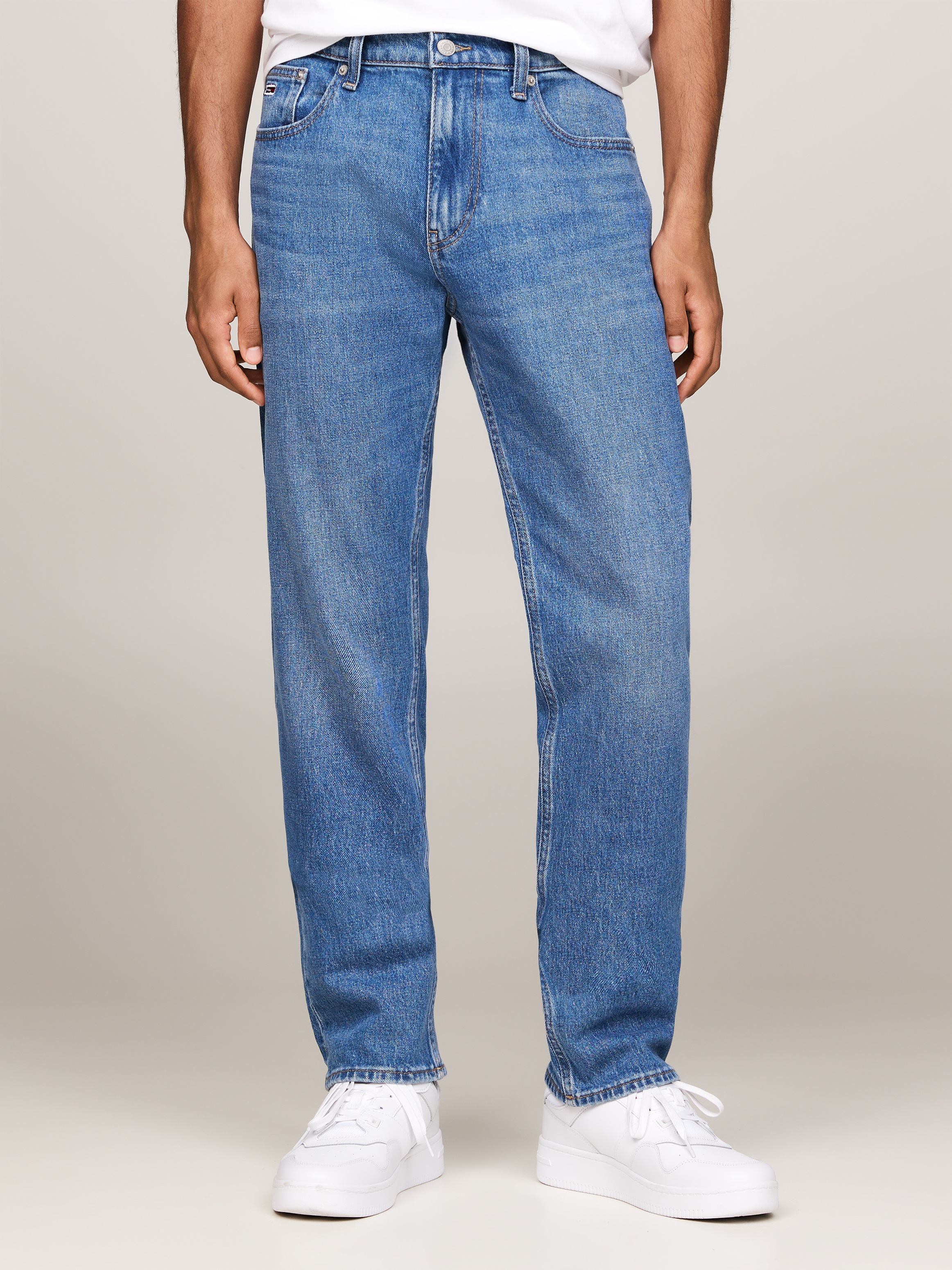 Tommy Jeans Slim-fit-Jeans »RYAN SLIM STRAIGHT«, mit Logoprägung