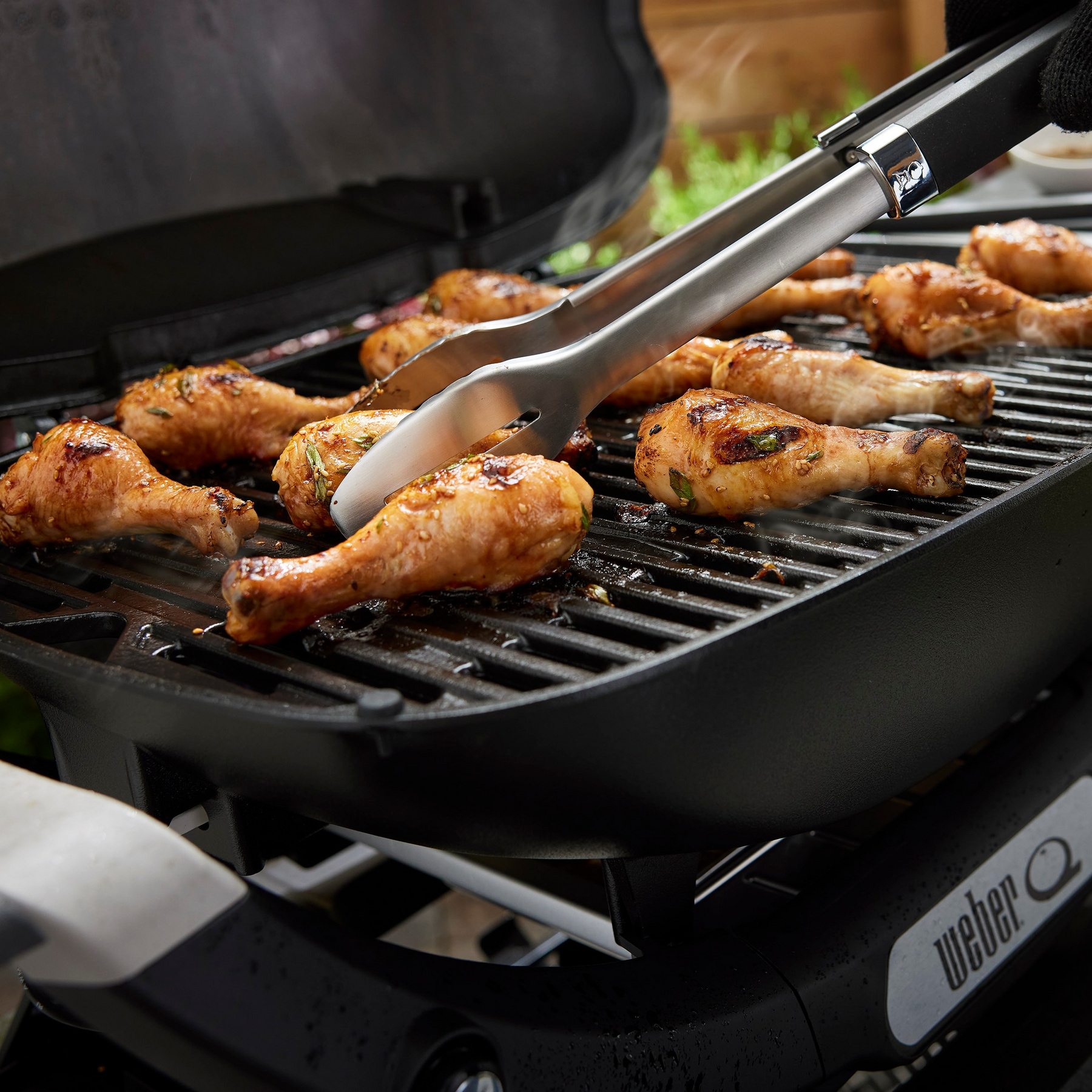 Weber Gasgrill »Q2200N« Mit Deckelthermometer, abnehmbaren Seitentischen und Untergestell
