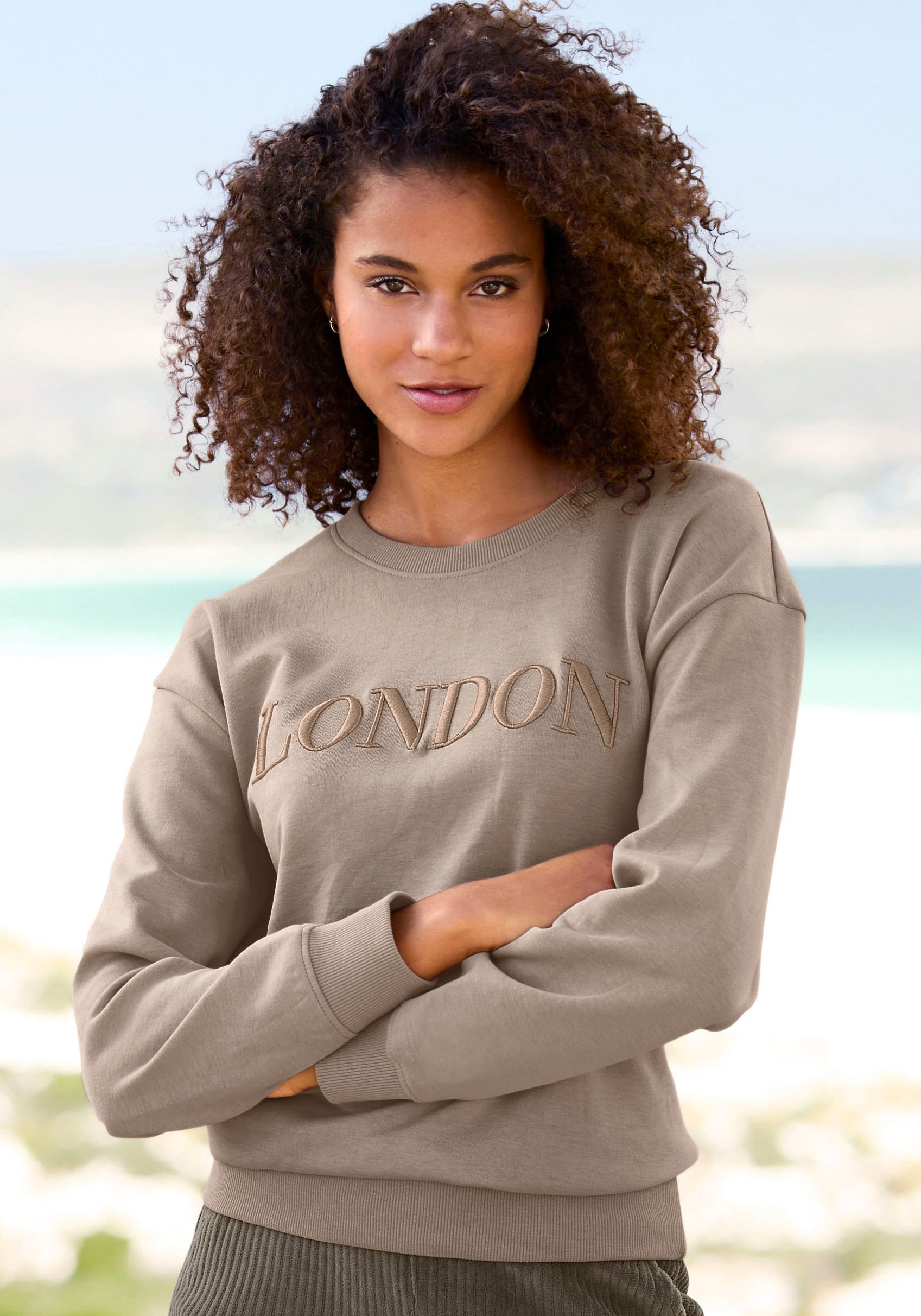 BENCH. LOUNGEWEAR Sweatshirt mit London Stickerei, Loungewear taupe 44/46 44/46 Sweatshirt mit Stickerei