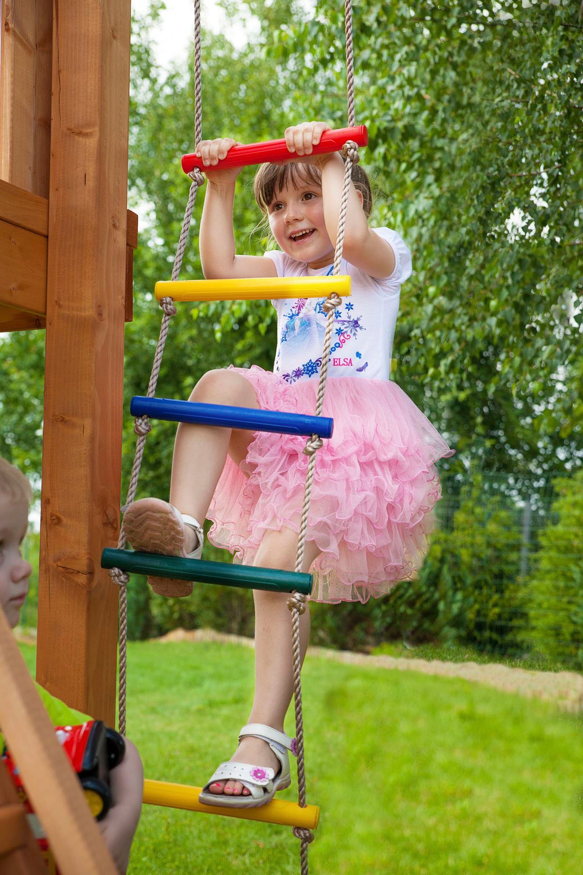 FUNGOO Spielturm »FORTRESS TIPTOP Rainbow«, mit Schaukel & Rutsche, Klettererweiterung, Sandkasten