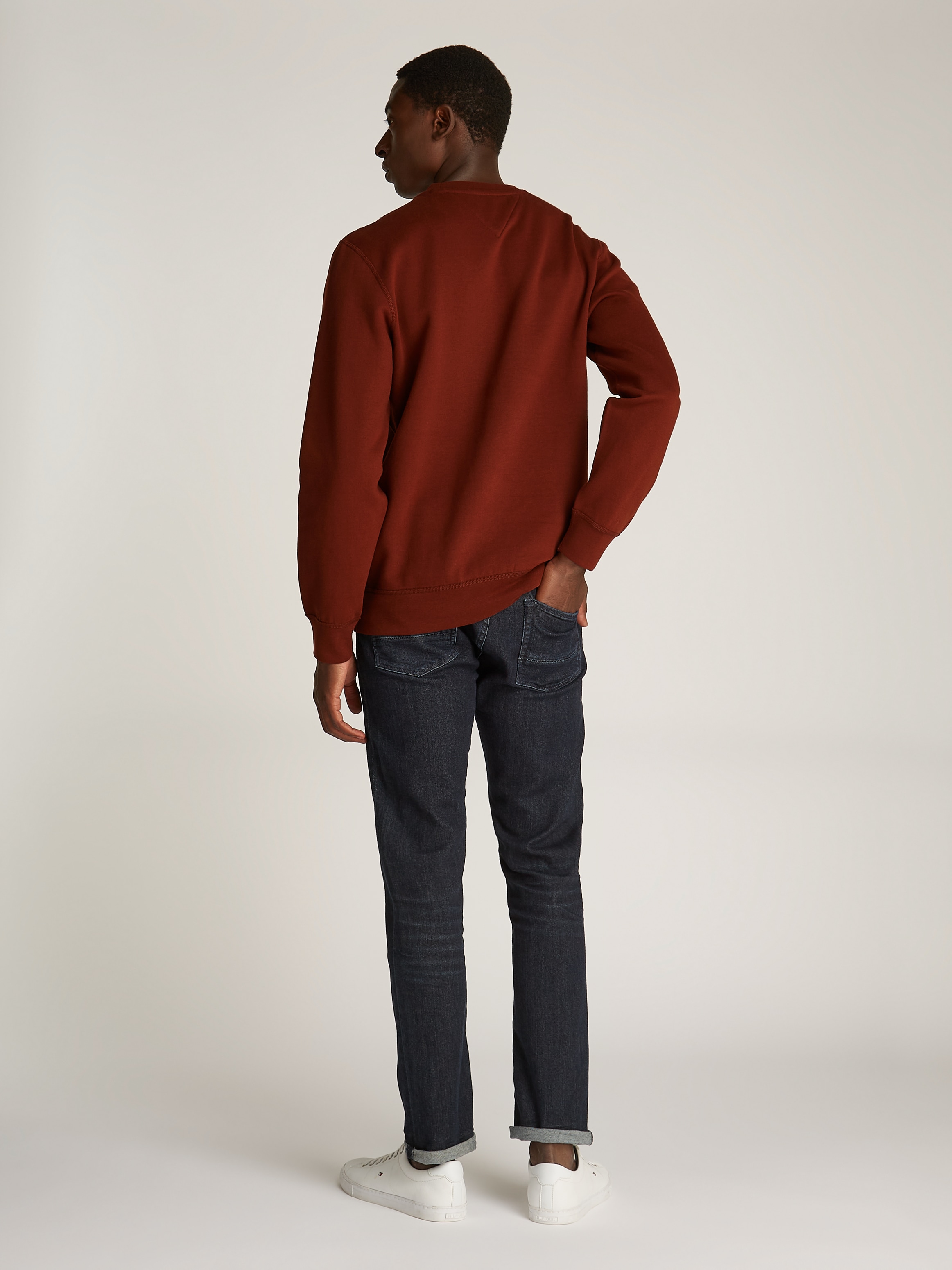 Tommy Hilfiger Sweatshirt »ESS SEASONAL FLEECE CREWNECK mit Rundhals und Stickerei« unifarben, casual, regular fit, Baumwollmix, Rundhals