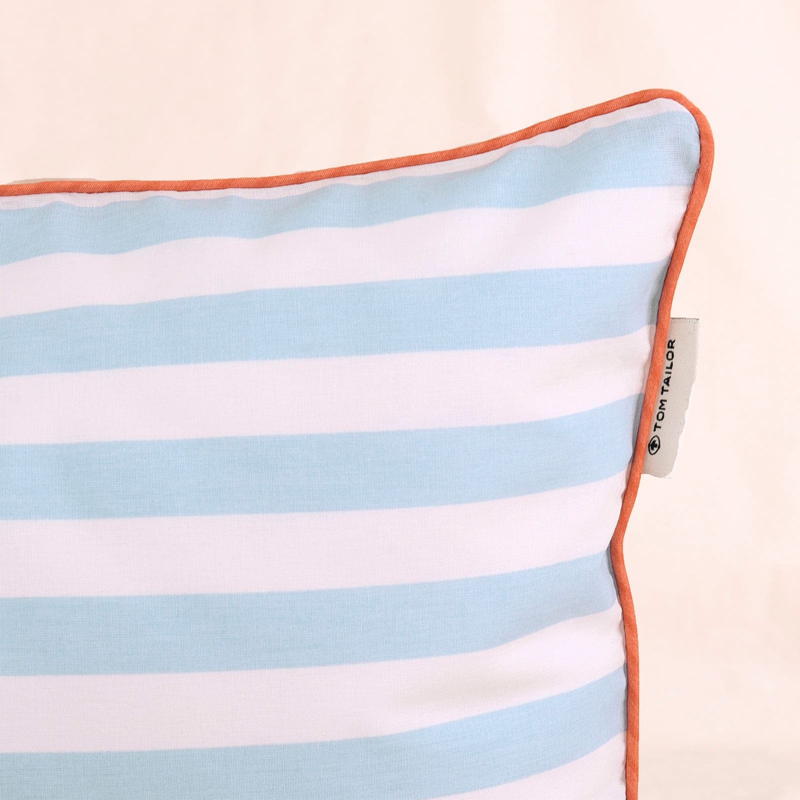 TOM TAILOR HOME Bettwäsche »STRIPES WITH A KICK in Gr. 135x200cm oder 155x220cm«, new bedroom, farbige Paspel am Kissen