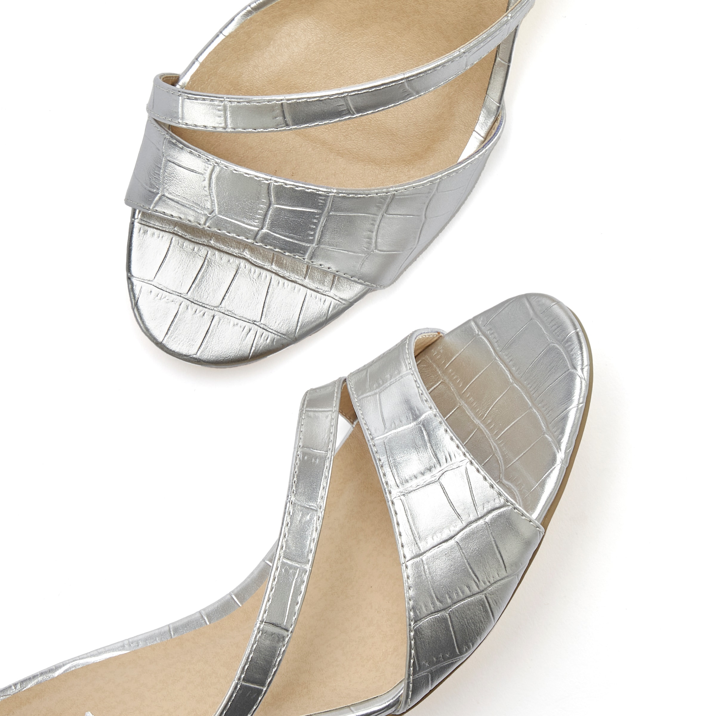 LASCANA Sandalette, mit raffiniertem Riemchen