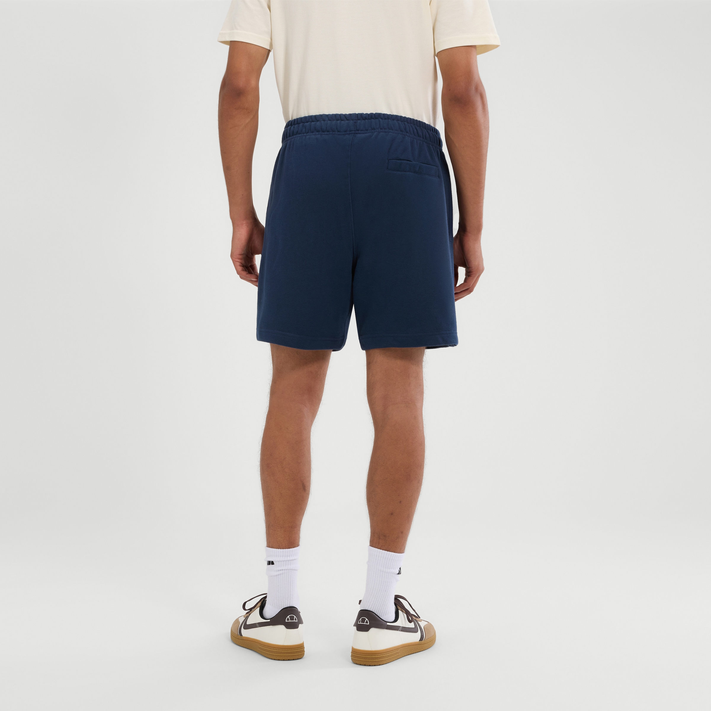 Ellesse Sweatshorts »ZANICA SWEAT SHORT«  mit Seitennahttaschen, aus Baumwolle und Polyester