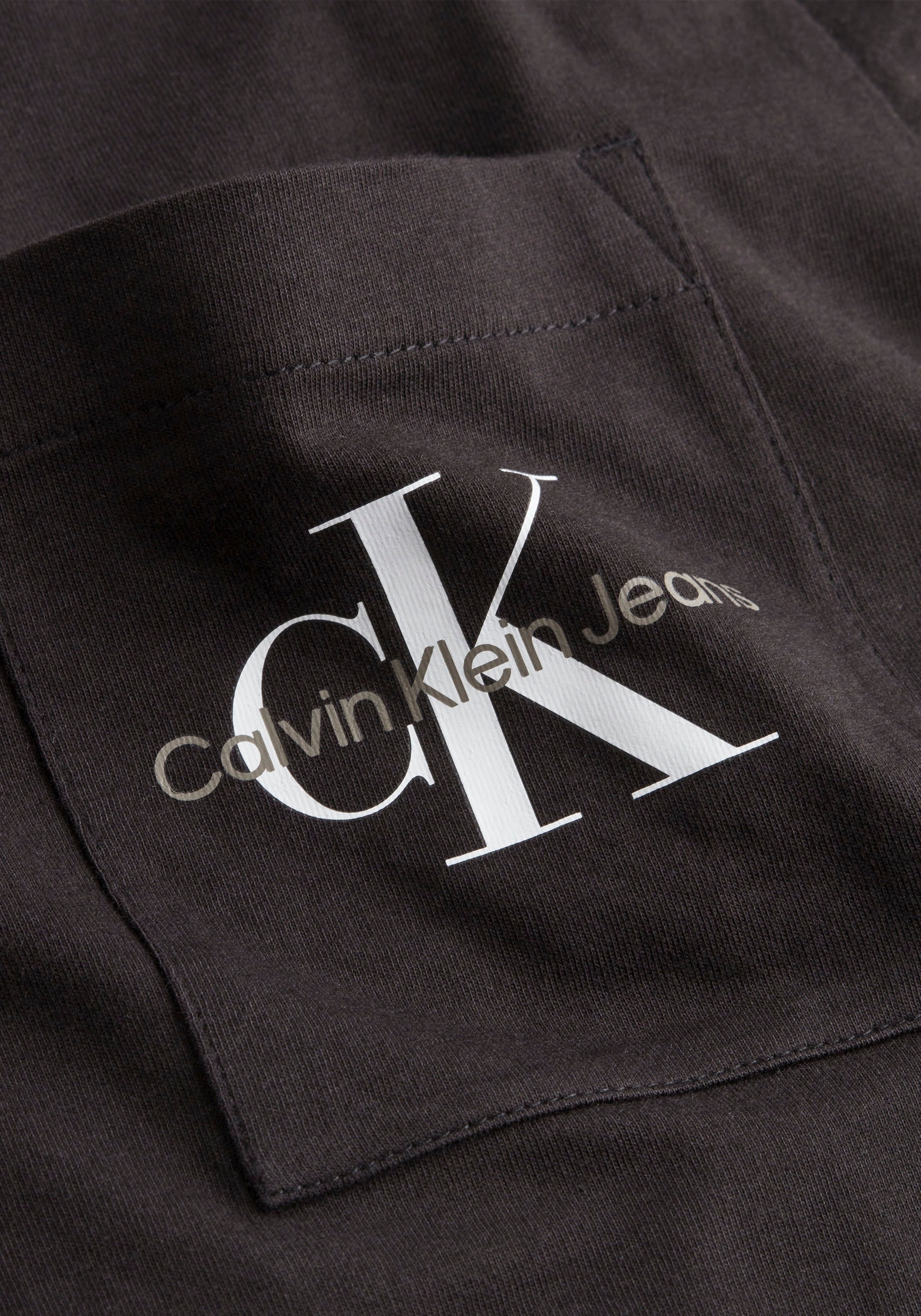 Calvin Klein Jeans T-Shirt »CORE MONOGRAM POCKET SLIM TEE«, mit Brusttasche