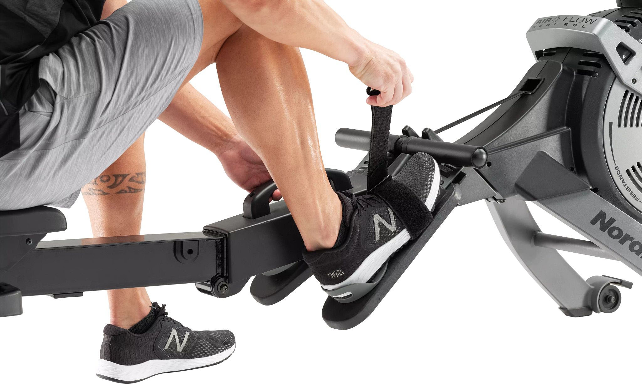 NordicTrack Rudergerät »NordicTrack RW600«, (iFIT-fähiger Rower mit schwenkbarem 7'' Touchscreen), Rudermaschine, 26 Widerstandsstufen, Magnetbremssystem