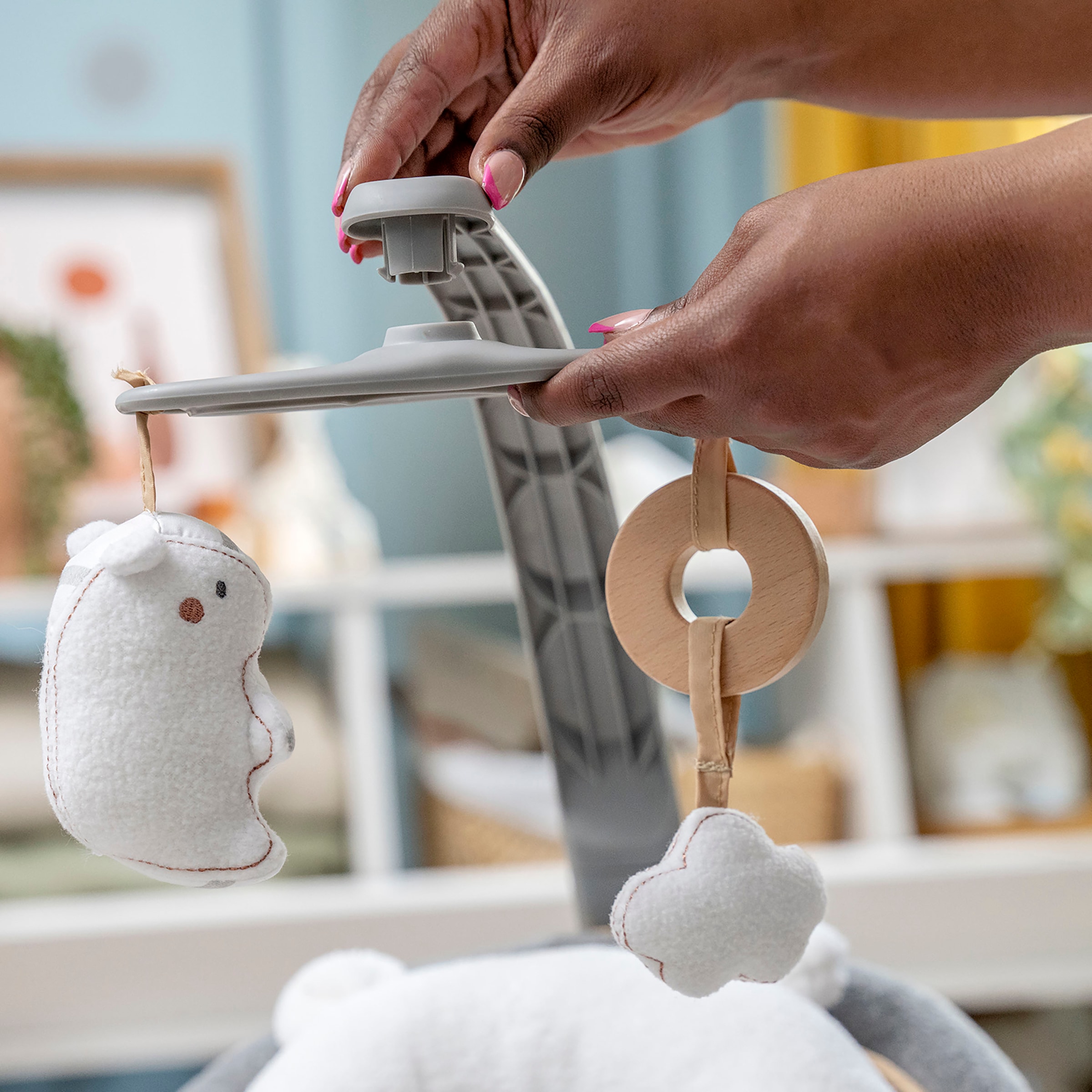 ingenuity Babywippe »Rocking Seat - Bella Teddy«, mit Sound-Effekt