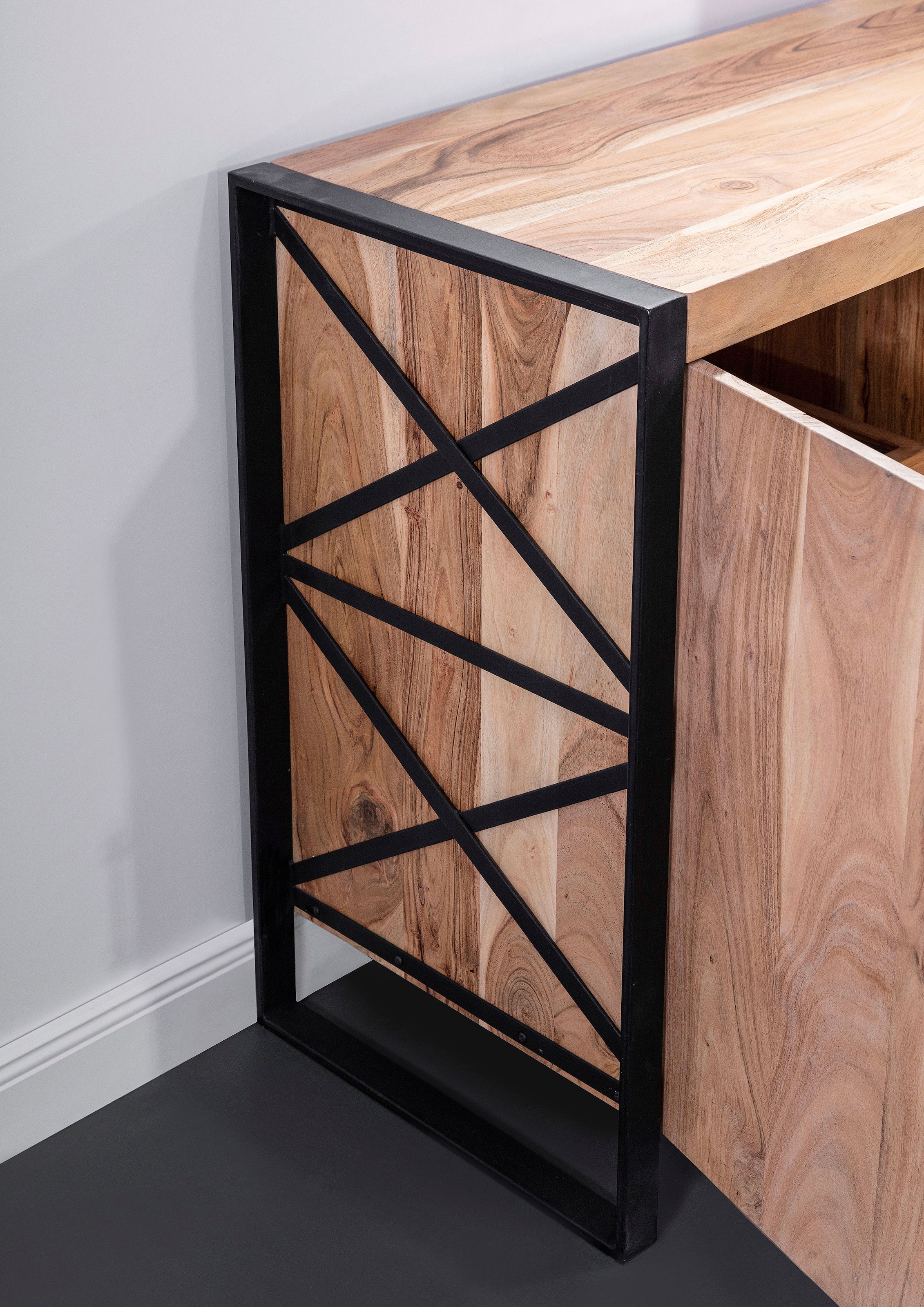 Gutmann Factory Sideboard »Downtown«, Kommode aus massivem Akazienholz mit Metallrahmen, Breite 150 cm