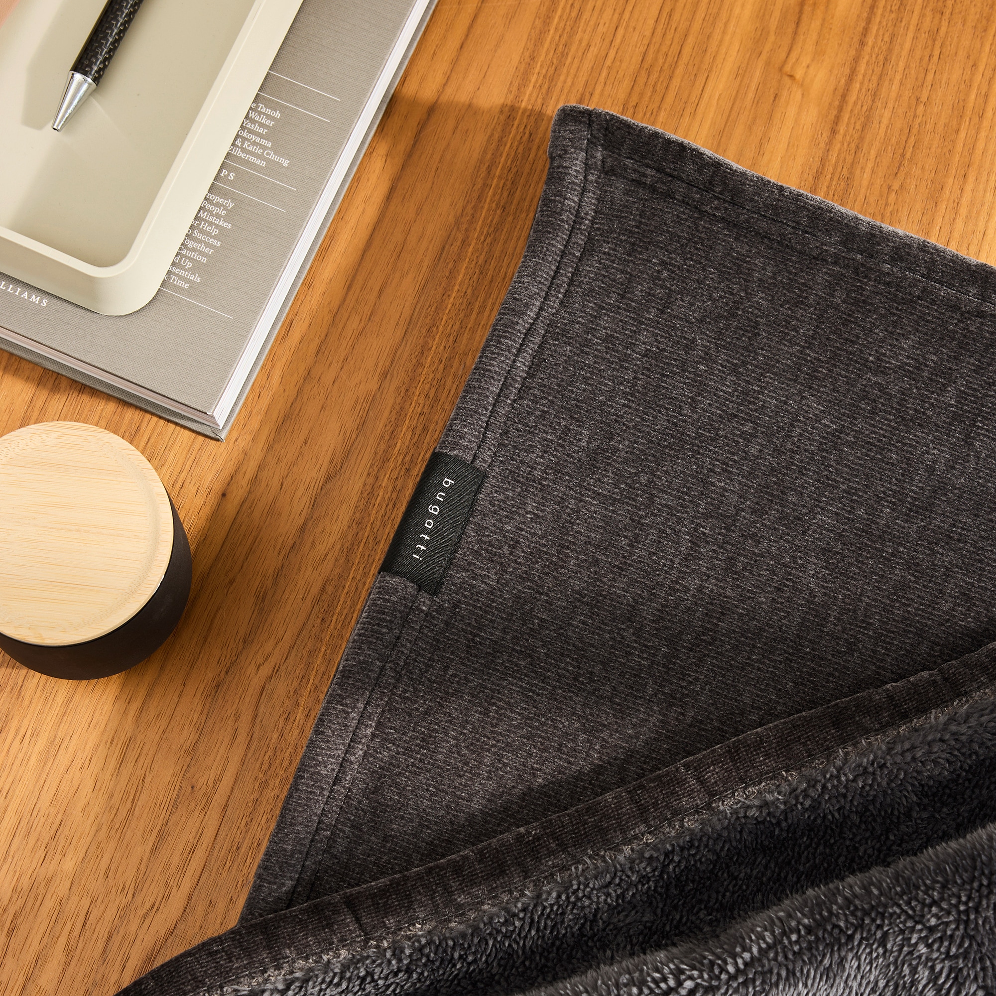 bugatti Wohndecke »bugatti Wohndecke Doppio Soft«, mit hochwertiger Haptik