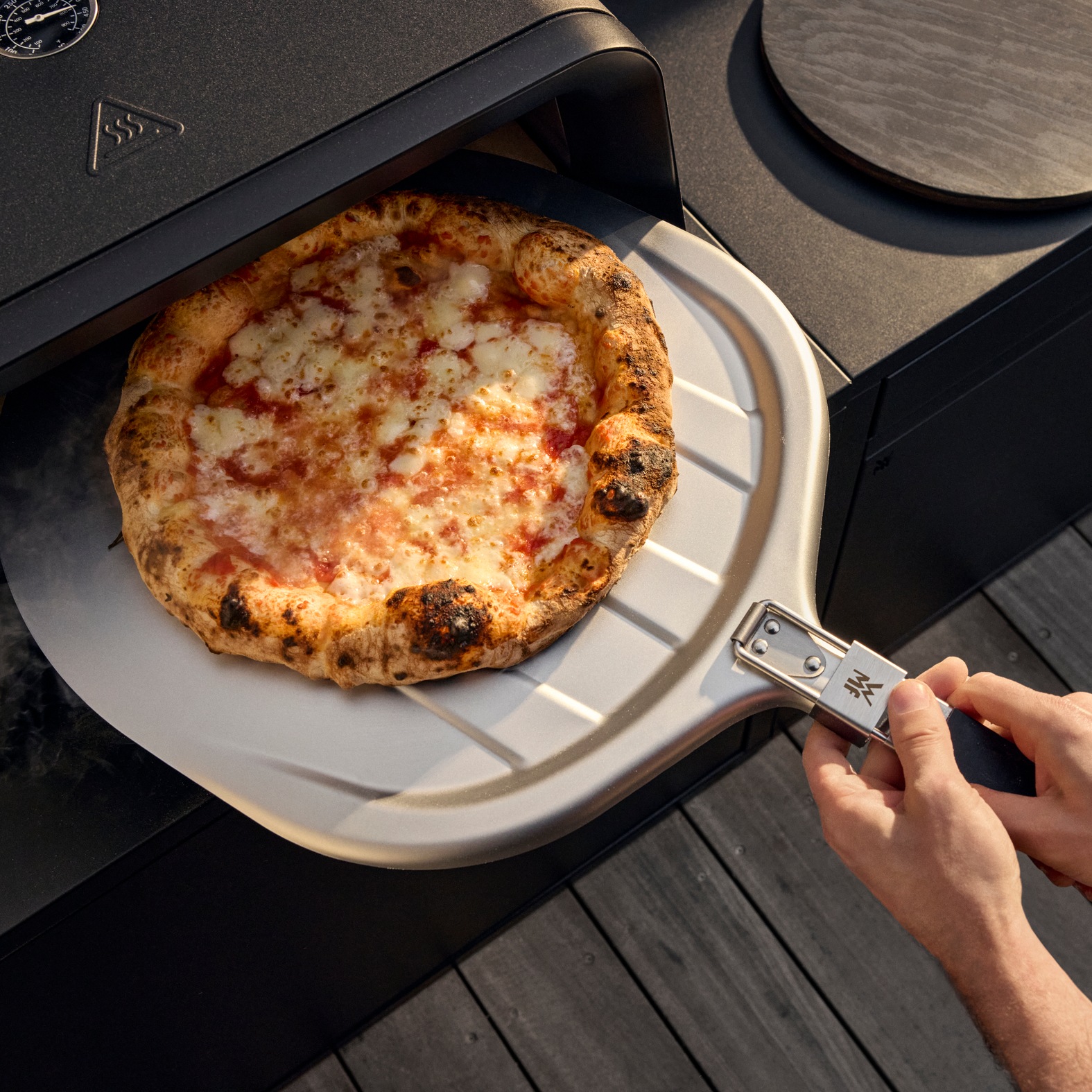 WMF Pizzaofen »Pizzaiolo Pro, Gaspizzaofen, knusprige Ergebnisse in 90 Sekunden«, automatische Drehmechanik, hochwertiger Pizzastein, inkl.Pizzaschaufel