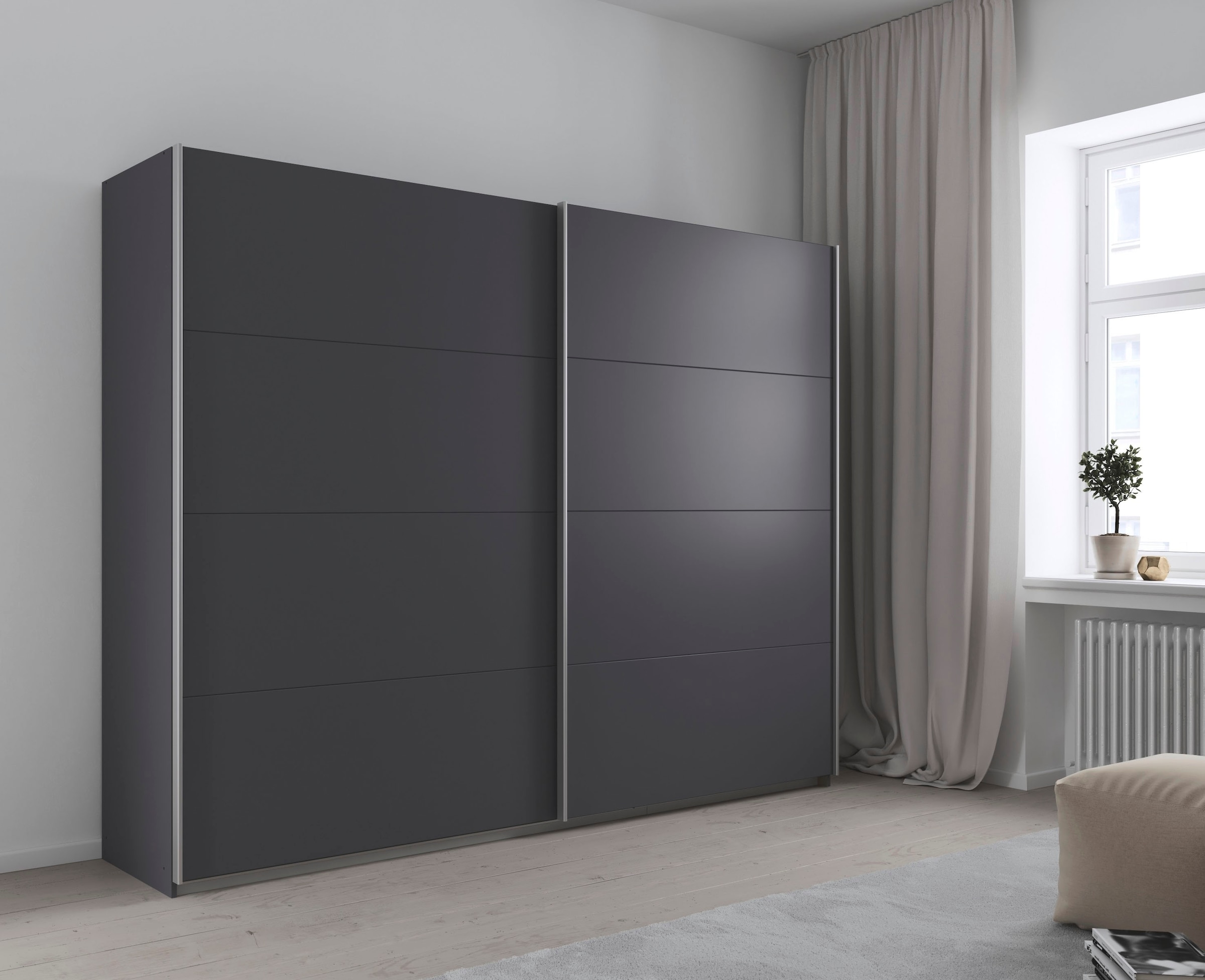 INOSIGN BY RAUCH Schwebetürenschrank »Kleiderschrank Schrank Garderobe Schlafzimmerschrank THANOS«, (in 3 verschiedenen Ausstattungen BASIC/CLASSIC/PREMIUM), Optional mit Spiegel, Metall-Griffleisten alufarben MADE IN GERMANY