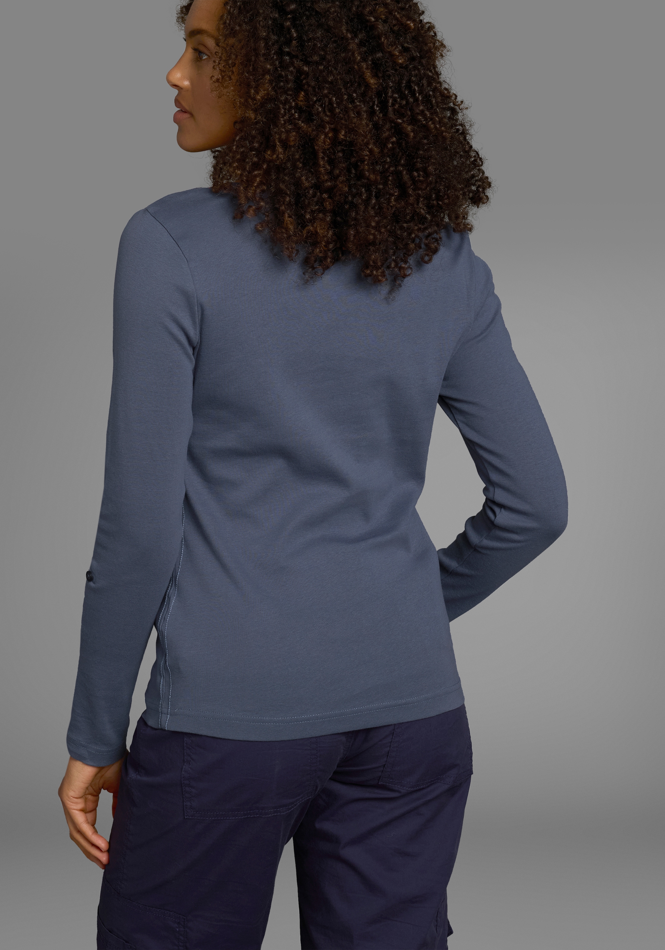 KangaROOS Langarmshirt mit Krempelärmeln,  sehr figurbetont,  aus Rippware