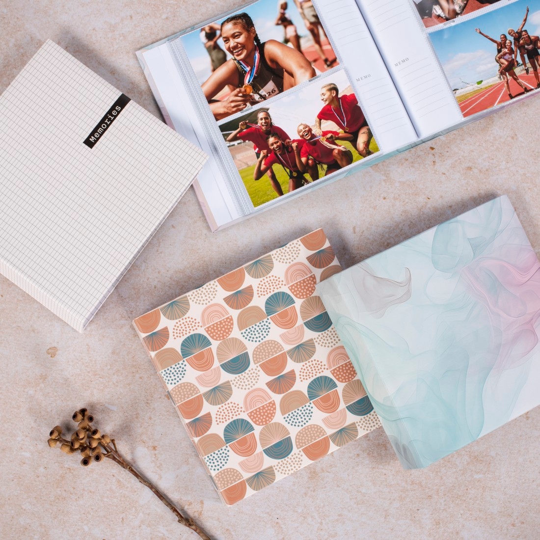 Hama Einsteck-Fotoalbum »Memo Fotoalbum 10x15 cm 200 Fotos mit Einstecktaschen« Beschriftungsfelder, FSC Papier, laminiertes Cover, 200 Fotos