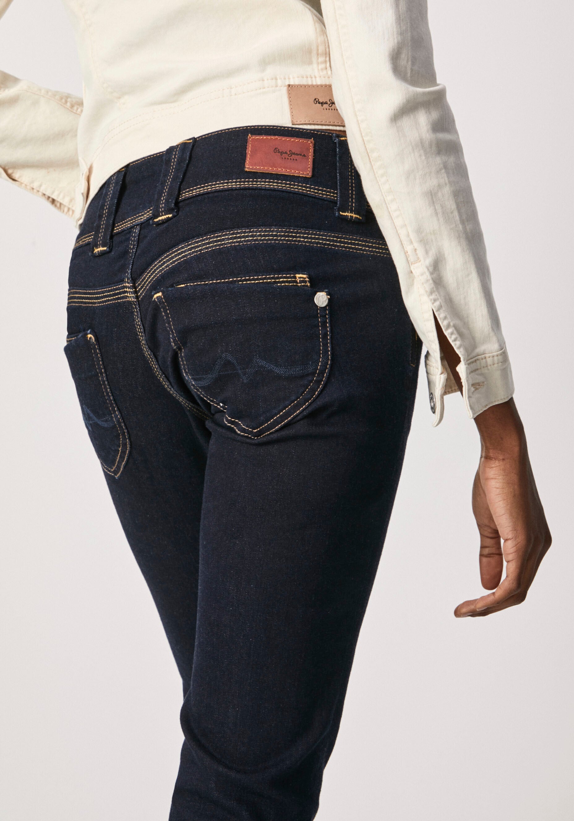 Jeans mit bei Badge Pepe online »VENUS«, Regular-fit-Jeans