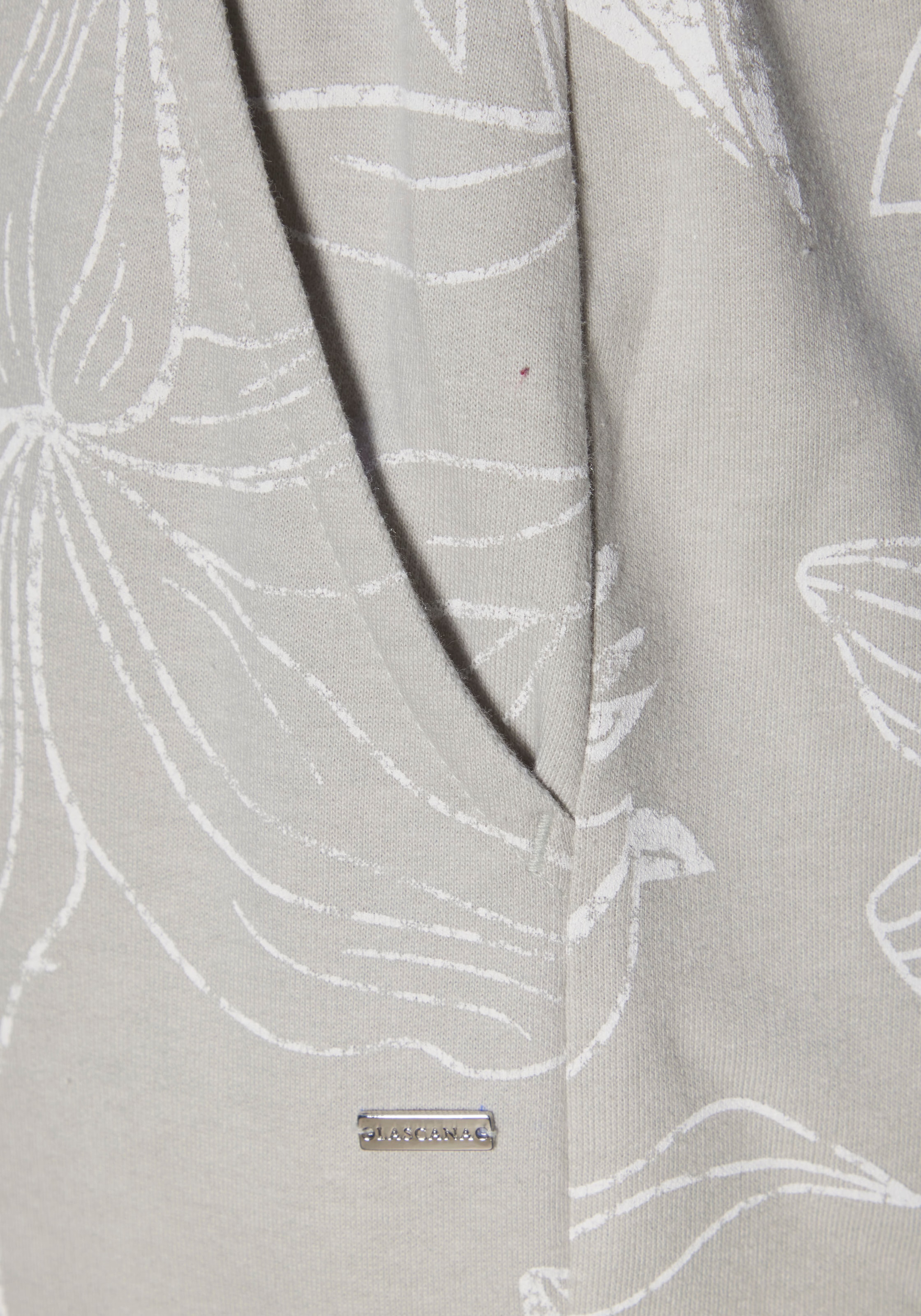 LASCANA Relaxshorts, mit floralem Alloverdruck, Loungewear