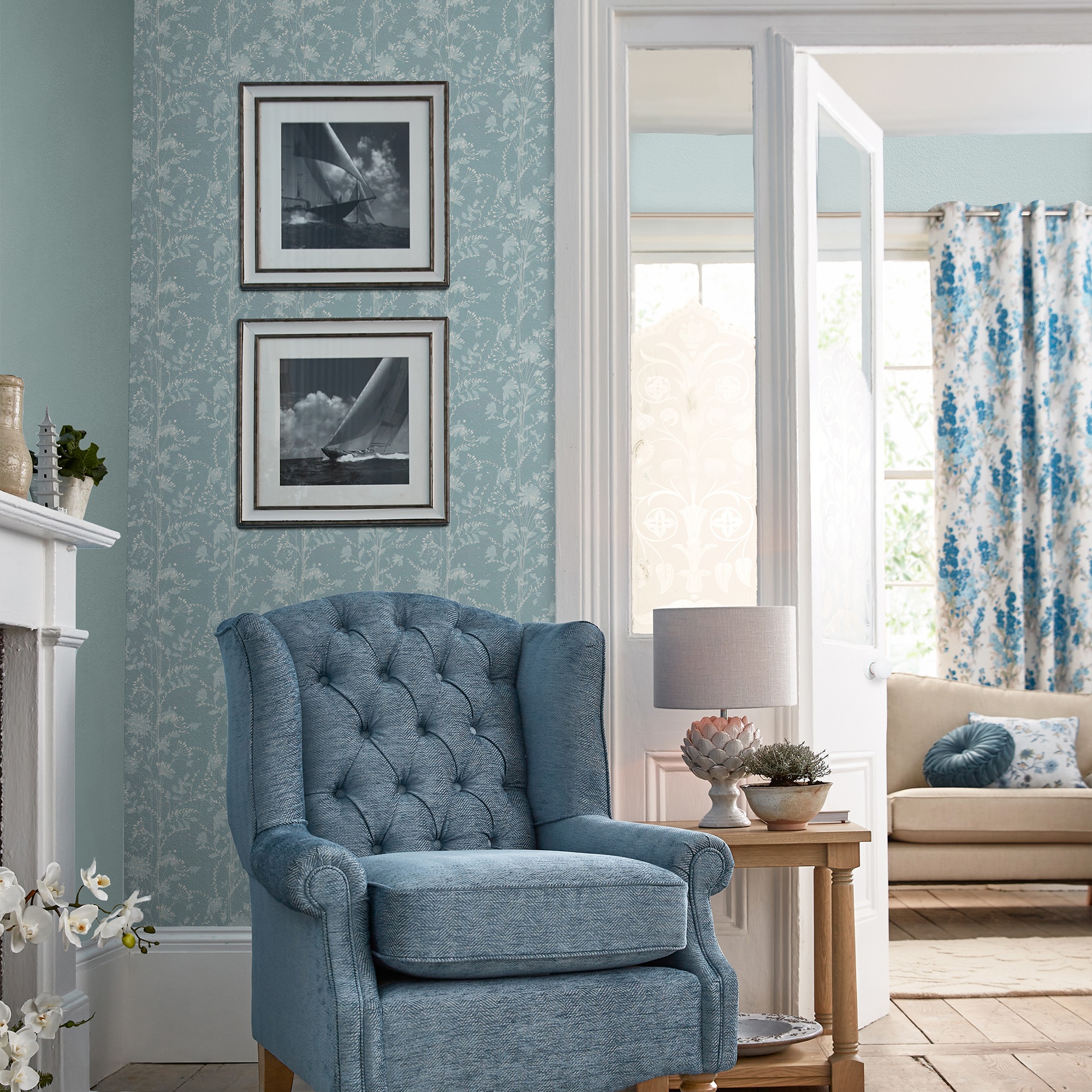 LAURA ASHLEY Vliestapete »Fennelton« geblümt glatt 10mx52cm (ca. 5m2) günstig online kaufen