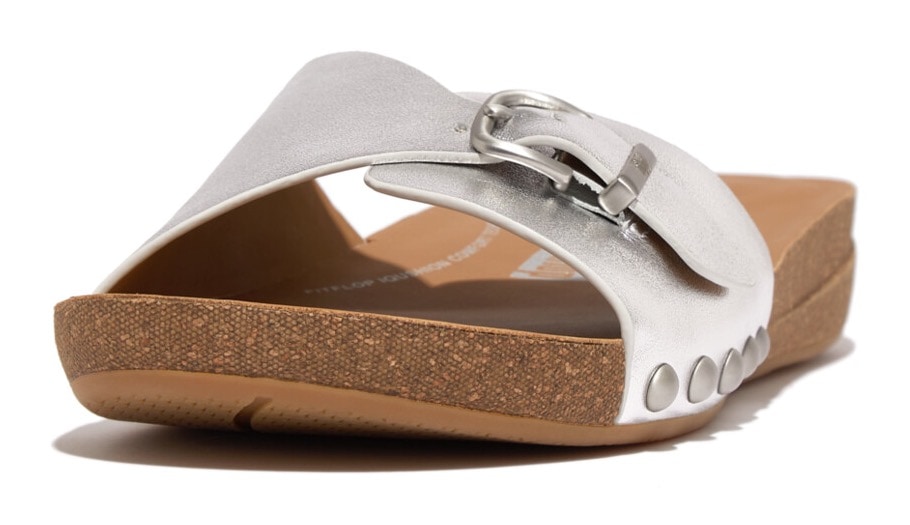Fitflop Pantolette »IQUSHION ADJUSTABLE BUCKLE METALLIC-LEATHER SLIDES«  , Keilabsatz, Sommerschuh, Schlappen mit verstellbarer Bandage