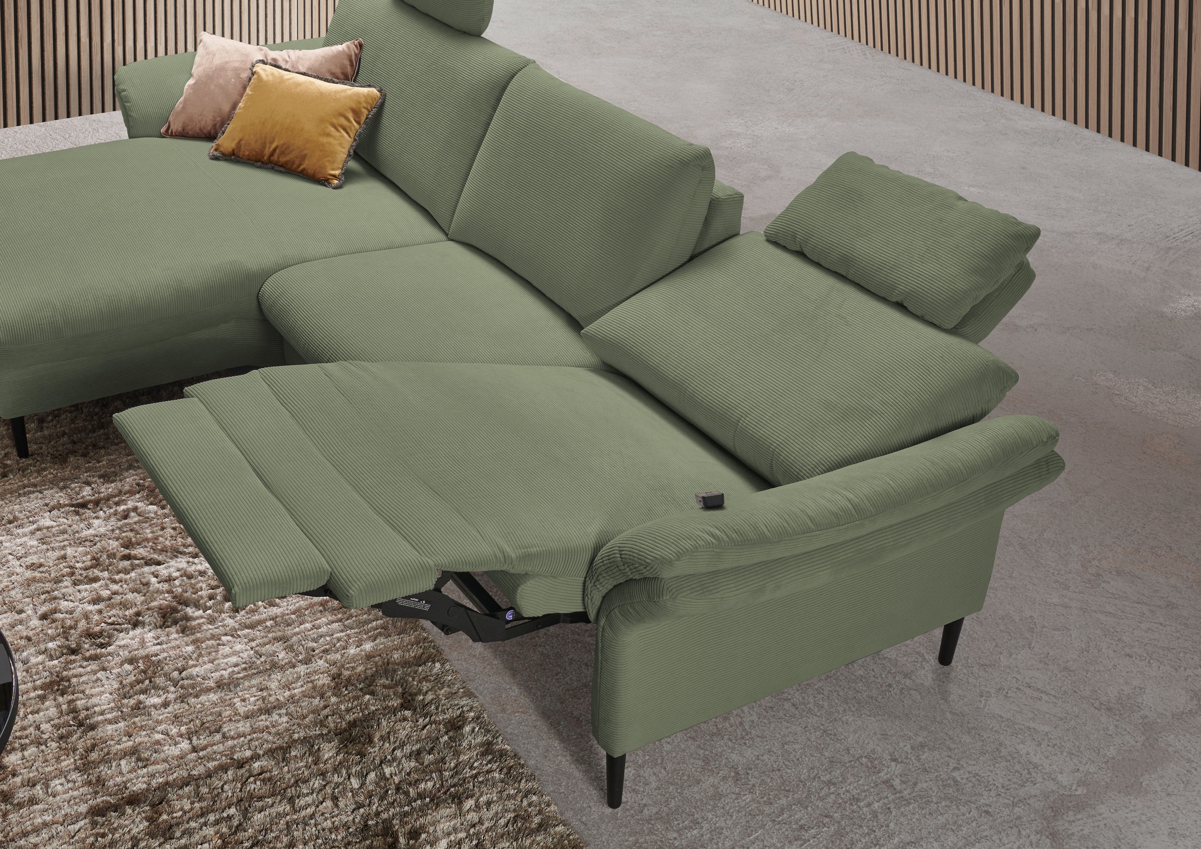 Places of Style Ecksofa »Sarsina: mit Tonnentaschen-Federkern, perfekt zum Entspannen L-Form«, inklusive 1 motorischen Relaxfunktion mit Herz-Waage-Beschlag