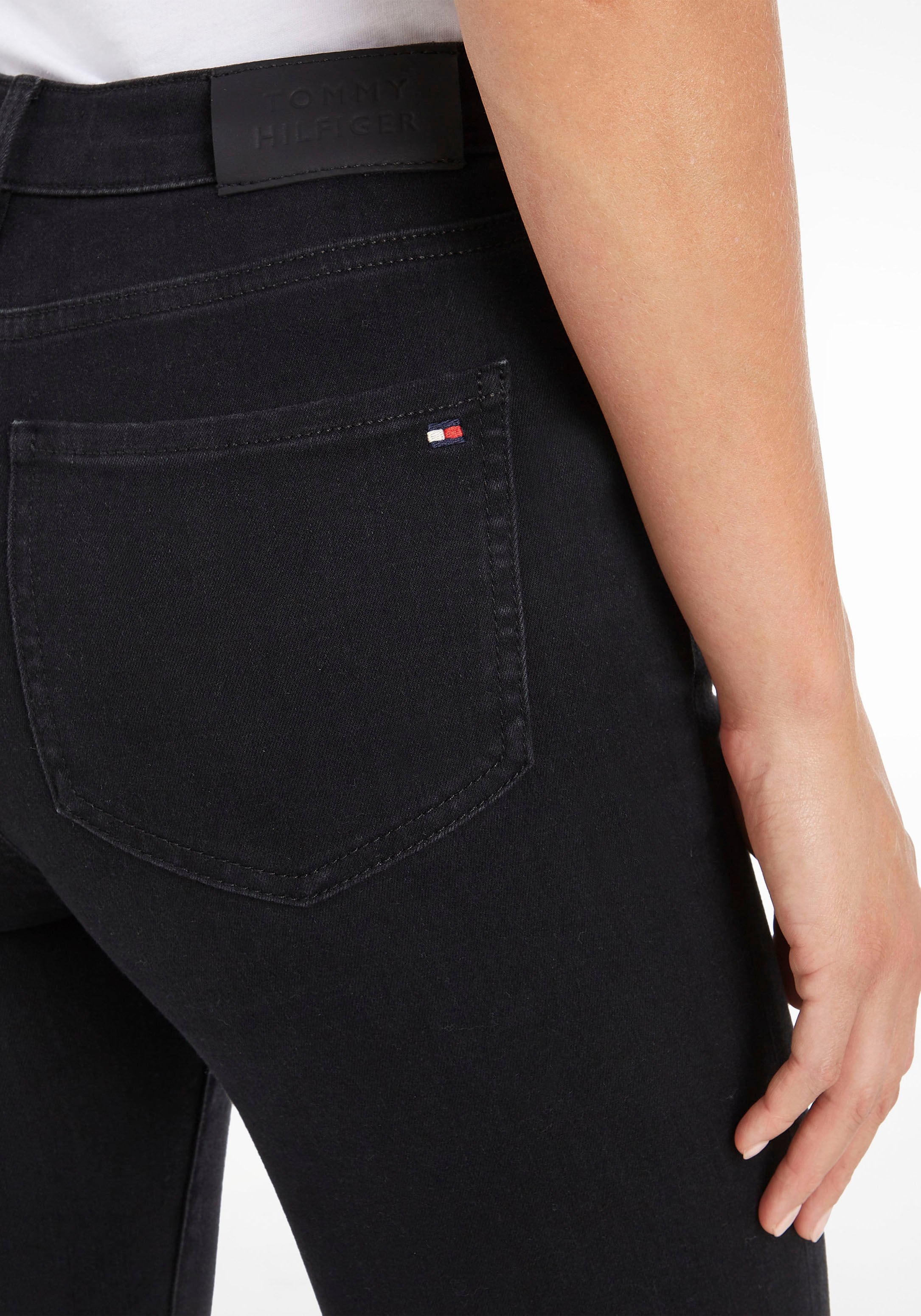 Tommy Hilfiger Skinny-fit-Jeans »Jeans TH FLEX HARLEM U SKINNY«, mti Tommy Hilfiger Logo-Badge
