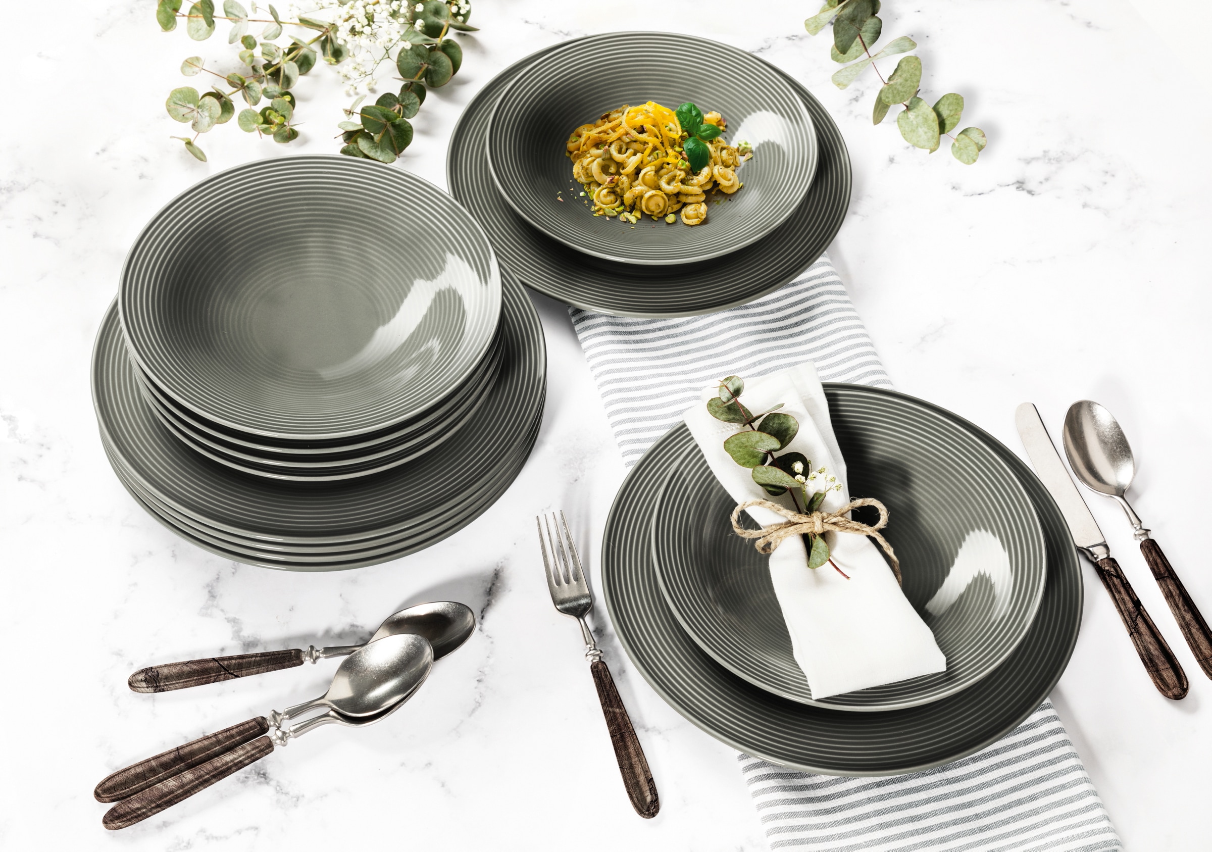 Seltmann Weiden Tafelservice »Teller Set, Geschirr-Set Beat«, (Set, 12 tlg., 6x Speiseteller rund 27,5 cm
6x Suppenteller rund 22,5 cm), Teller Set, weiß, mit Rillendekor, 12 Teile, für 6 Personen
