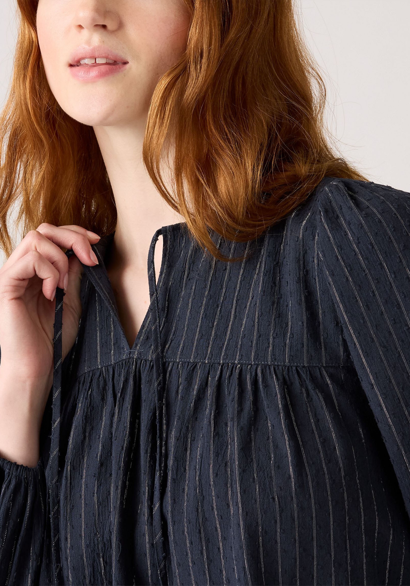 Levi's® Klassische Bluse »JOSEPHINE LS HOLI« mit elastischem Bund