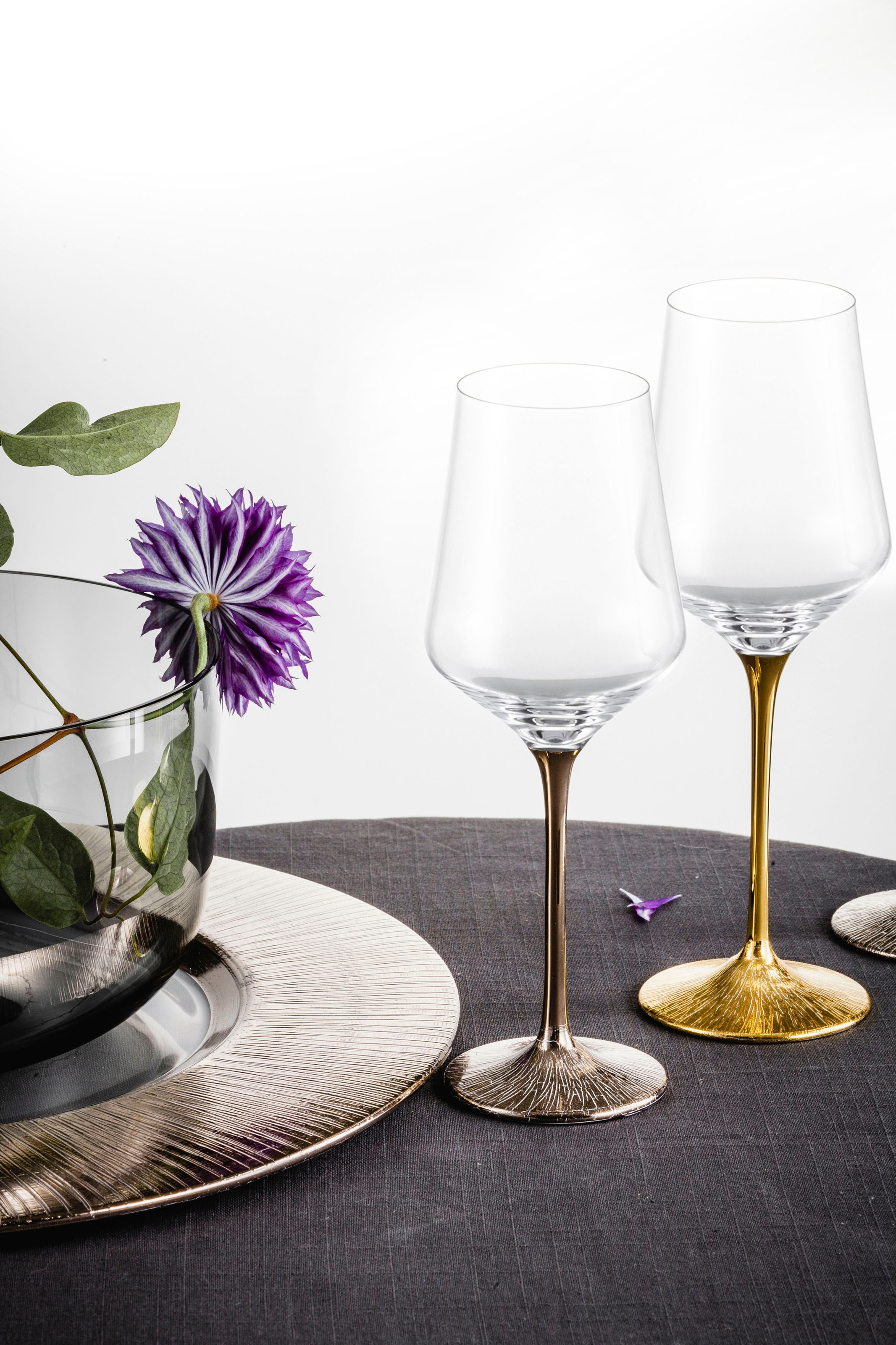 Eisch Germany Weißweinglas »RAVI GOLD, Made in Germany«, (Set, 2 tlg., 2 Weißweingläser im Geschenkkarton), in Handarbeit veredelt mit 24karätigem Gold, 380ml, 2-teilig