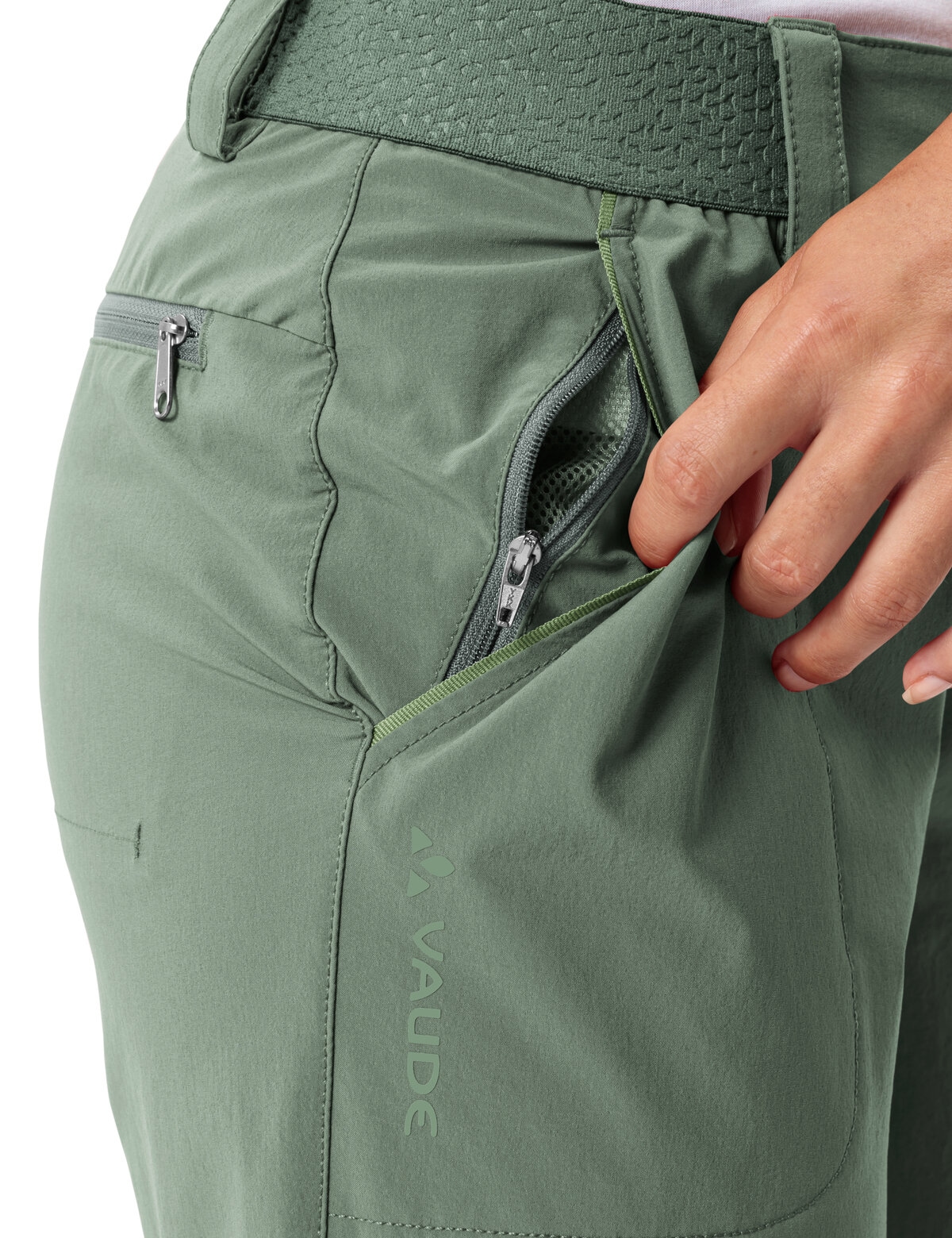VAUDE Trekkingshorts »WOMEN'S FARLEY STRETCH SHORTS II«  schnelltrocknend, mit 1-Knopf-Form, sportlicher Stil