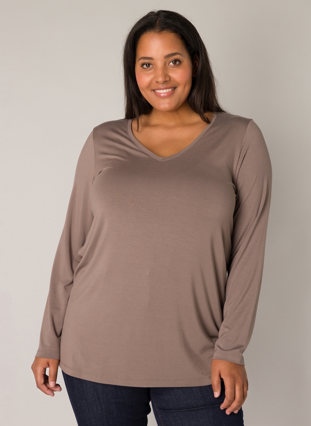 Base Level Curvy Langarmshirt mit V-Ausschnitt