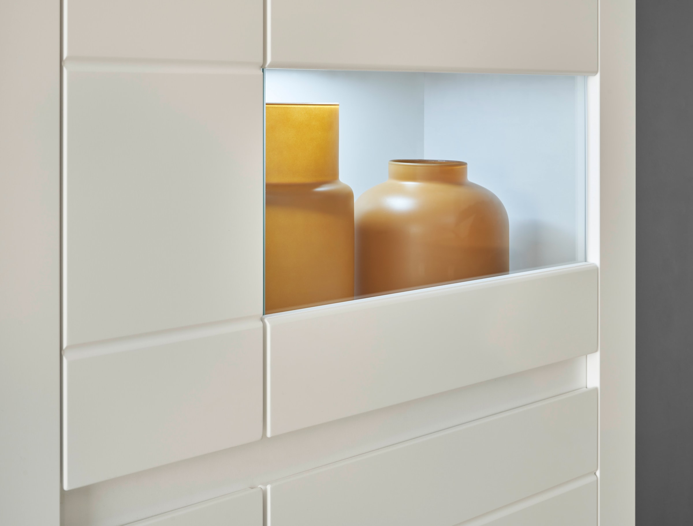 INOSIGN Wohnwand »Anbauwand in Weiß Matt, Wohnzimmer-Set mit austauschbarer Blende«, (Set, 3 St.), enthält Vitrine, Lowboard, Wandboard, zeitloses Design, 312 cm breit