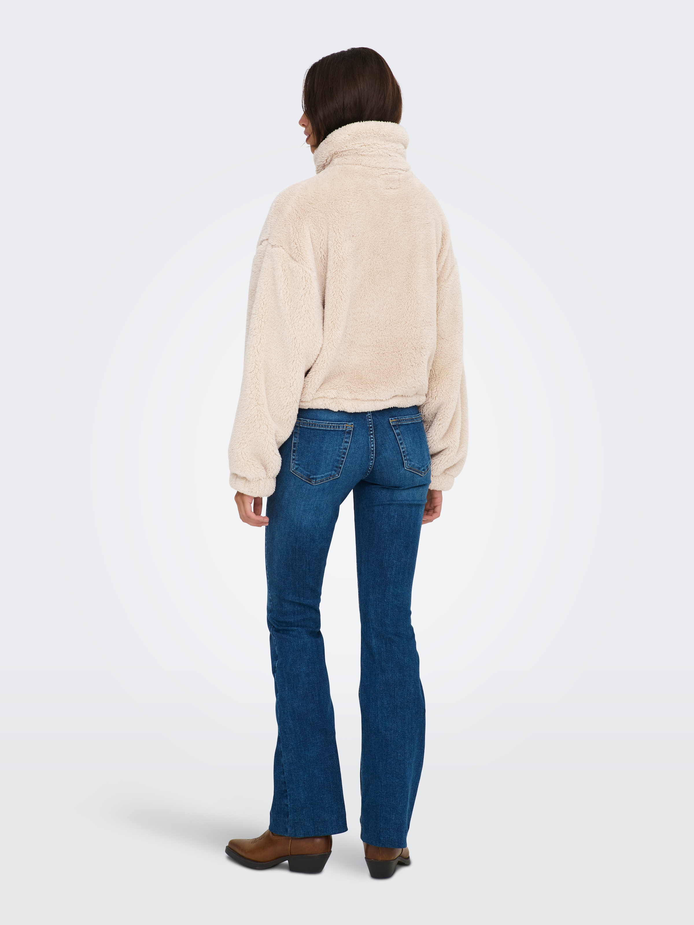 ONLY Plüschjacke »ONLANNA CONTACT LIFE SOL JACKET CC OTW« mit aufgesetzten Taschen, weiche Plüschqualität