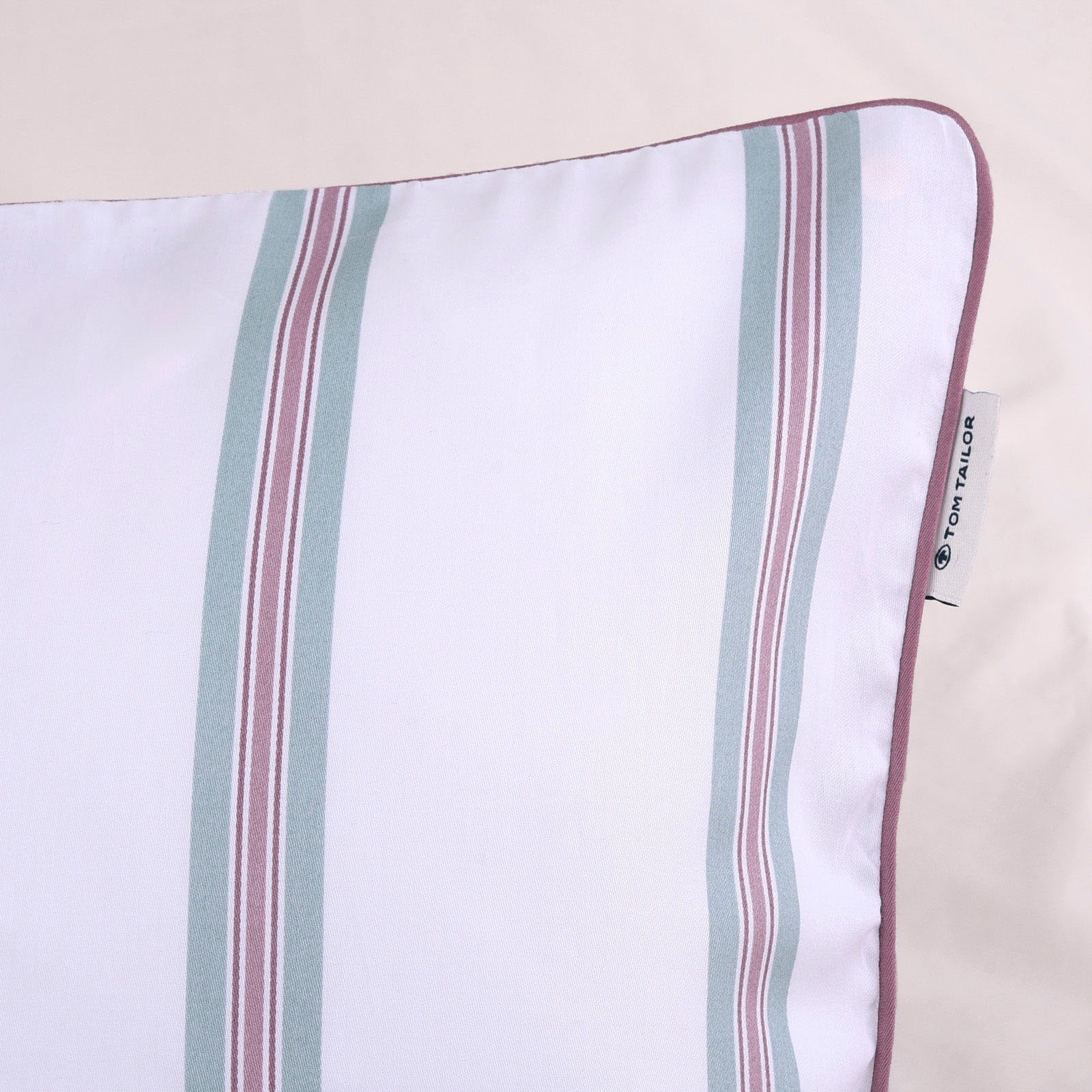 TOM TAILOR HOME Bettwäsche »CLASSIC SATIN STRIPES in Gr. 135x200cm oder 155x220cm«, new bedroom, farbige Paspel am Kissen