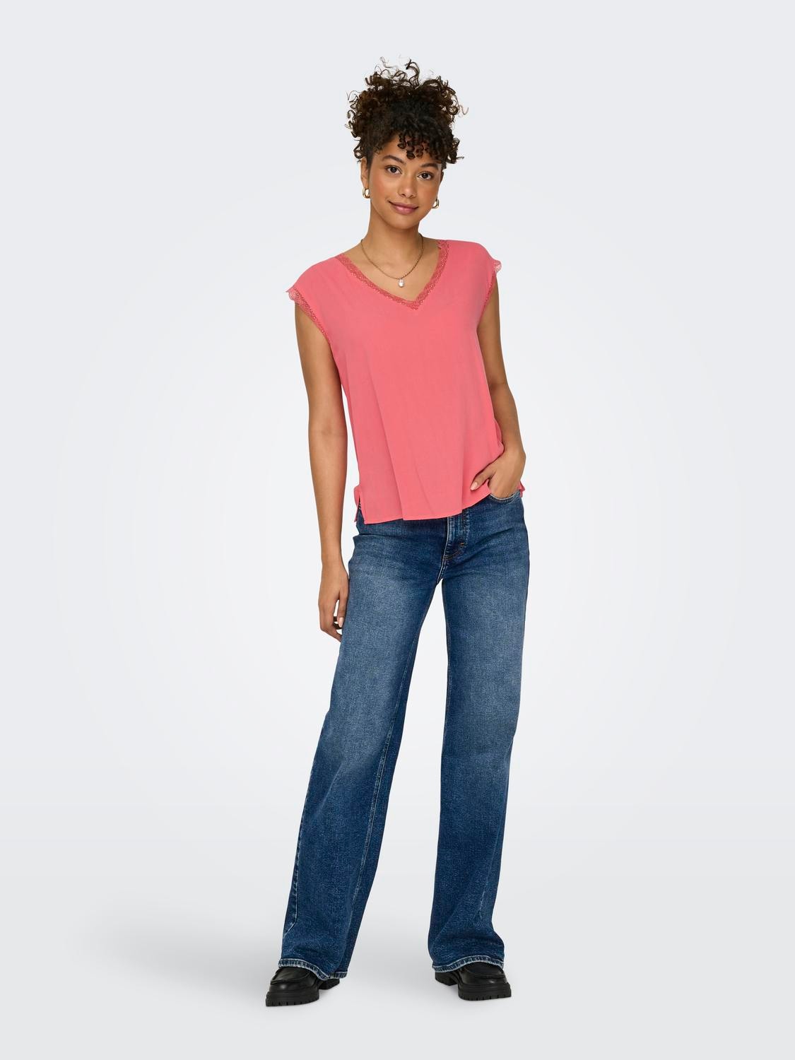 ONLY V-Shirt »ONLJASMINA S/S V-NECK LACE TOP NOOS PTM«