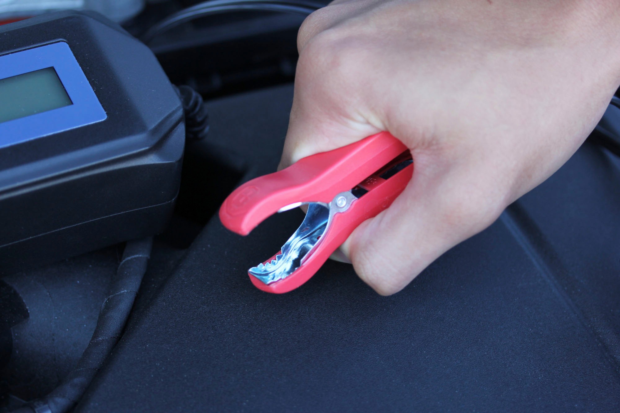 Cartrend Autobatterie-Ladegerät »Batterieladegerät DP4.1 mit Mikroprozessor-Technologie 6V/12V, 4A«