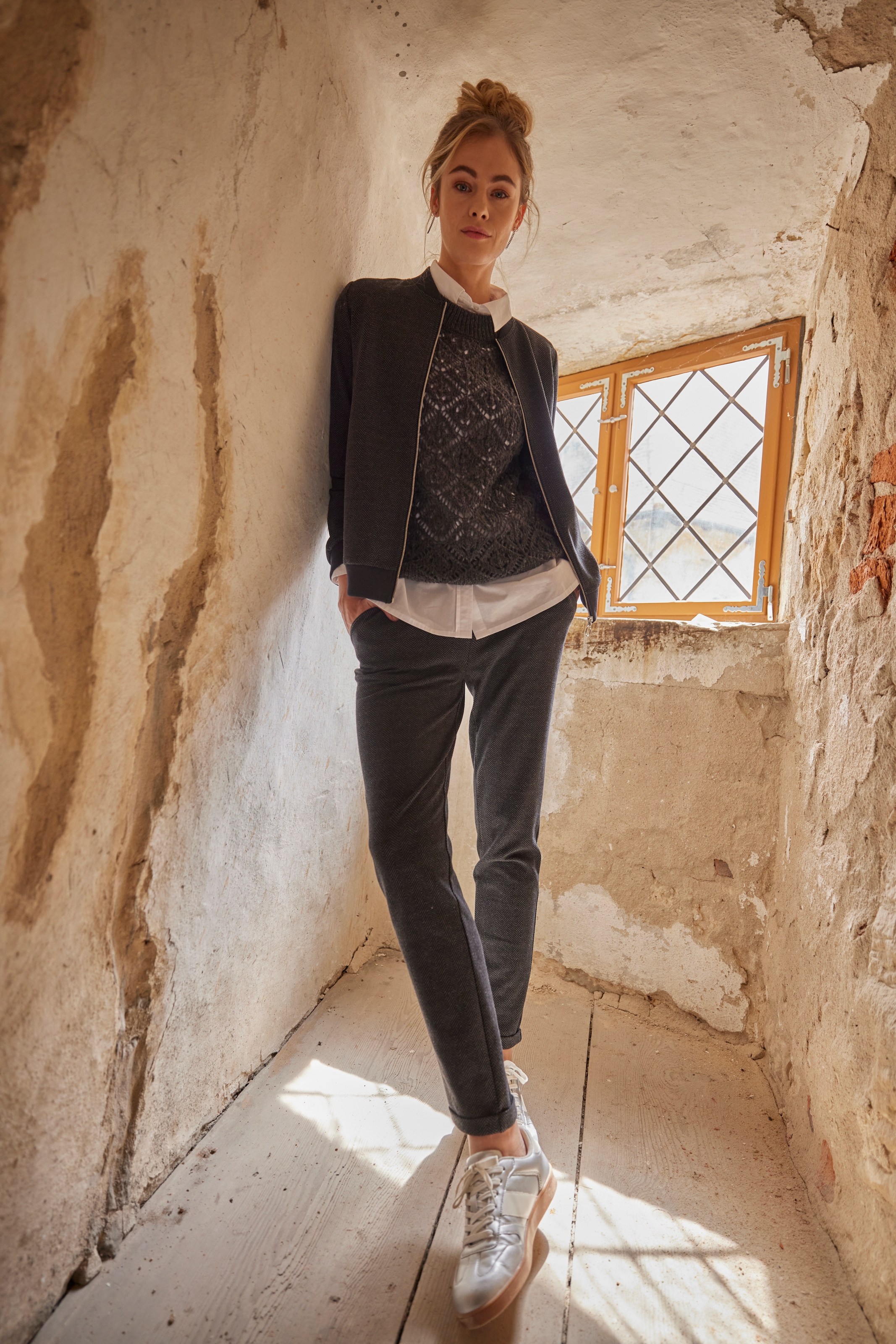 Aniston CASUAL Pullunder, mit trendigem Ajour-Strick-Muster - NEUE KOLLEKTION