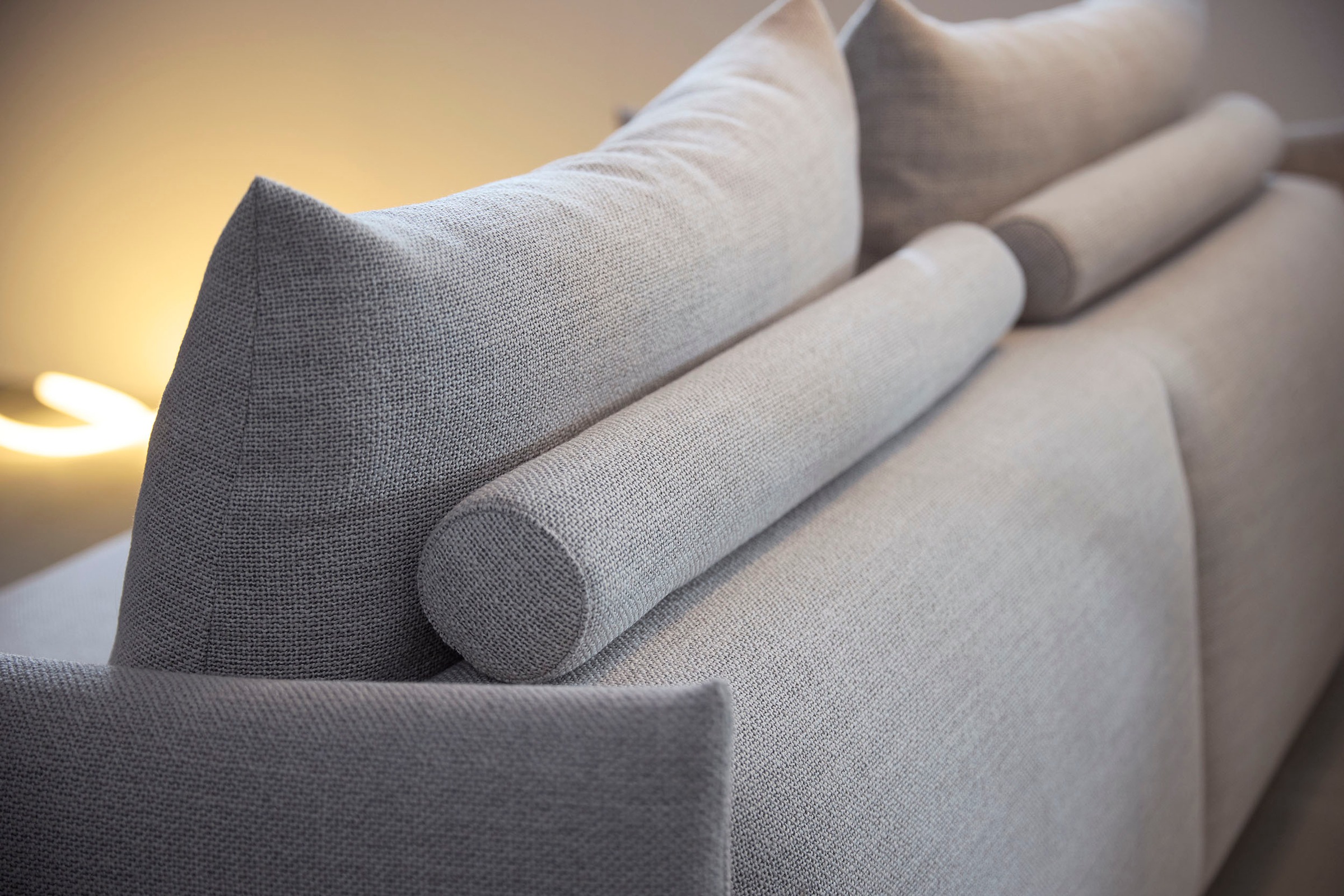 INNOVATION LIVING ™ Schlafsofa »MALLOY innovativ, komfortabel und bequem, modernes Design«, hohe Rückenlehne, schmale Armlehnen, inklusive Bettaufbewahrung