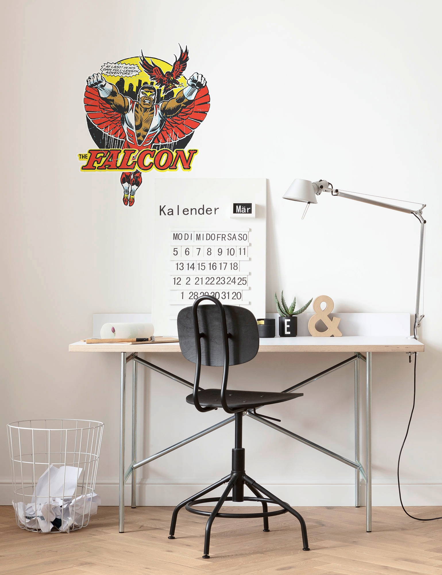 Komar Wandtattoo »Falcon Comic Classic«, (1 St.), 50x70 cm (Breite x Höhe), selbstklebendes  Wandtattoo auf Raten kaufen