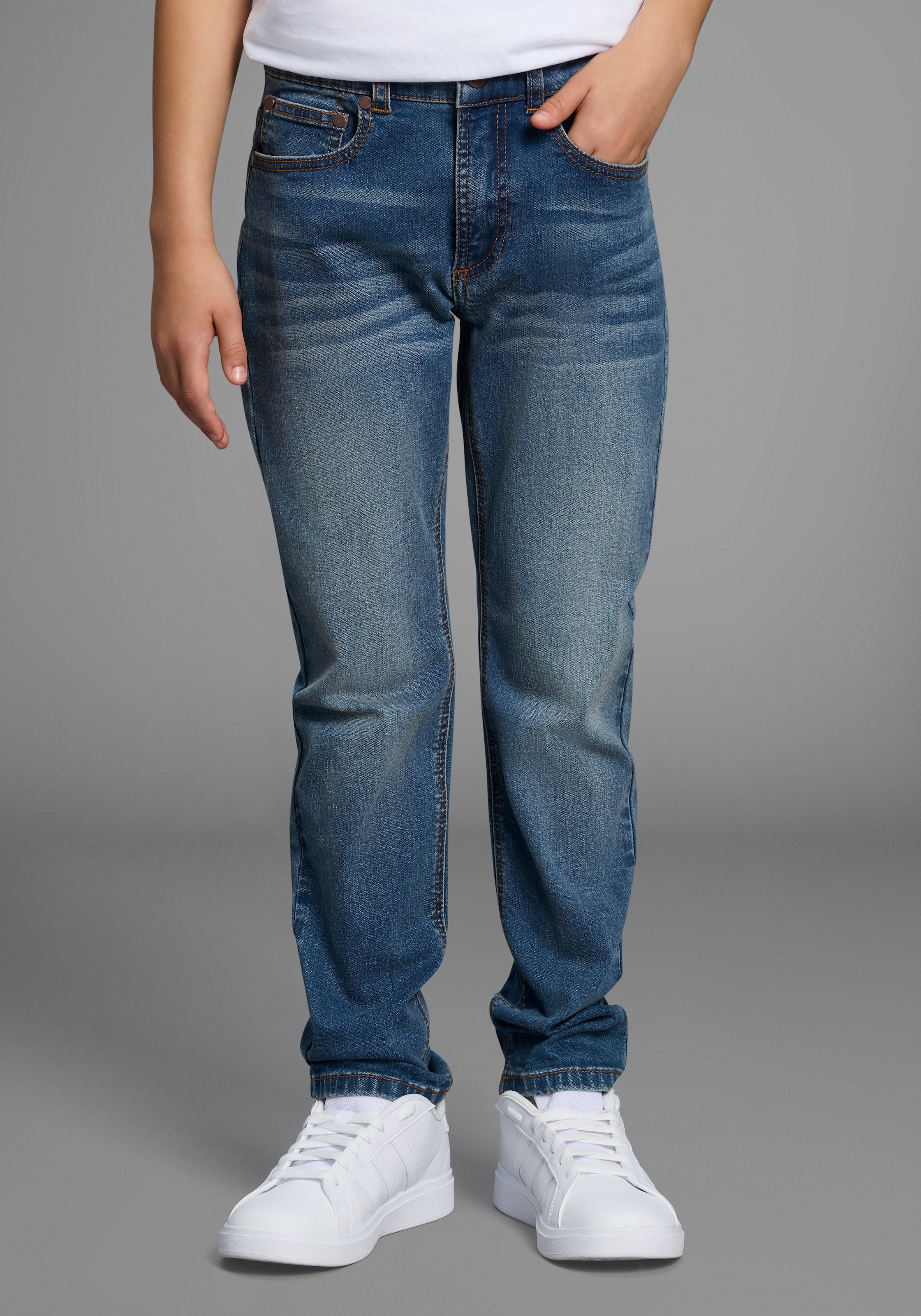 KIDSWORLD Straight-Jeans »Gerade Stretchjeans« Stretchjeans in authentischer Waschung blue denim washed 182 - N-Gr N-Gr 182 Straight-Fit Jeans für...