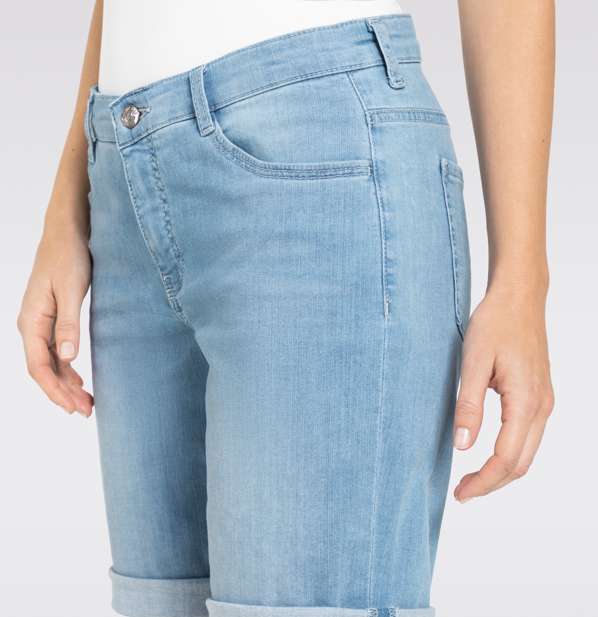 MAC Bermudas  aus sehr leichter, sommerlicher Qualität mit softem Griff