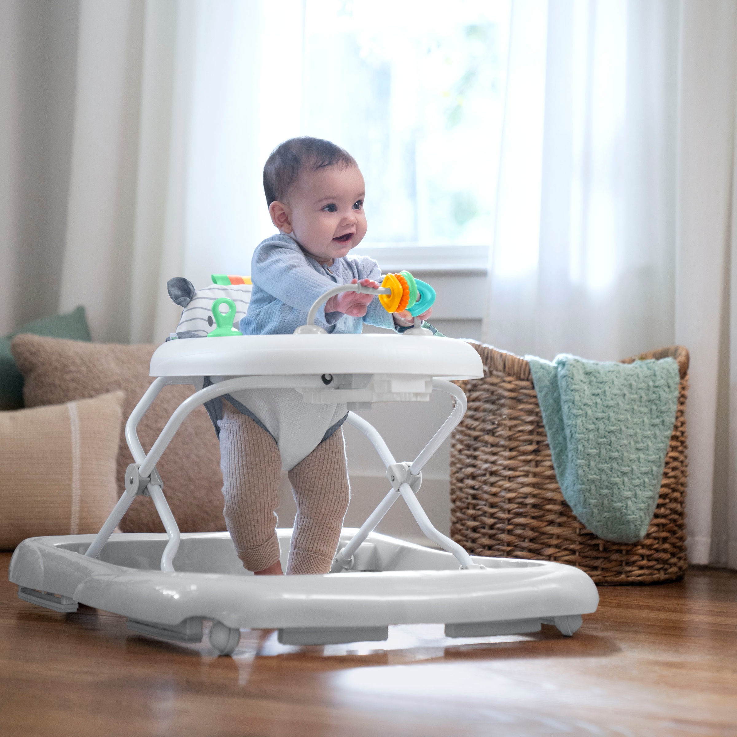 ingenuity Lauflernhilfe »Smooth Strides Activity Walker - Chambray«